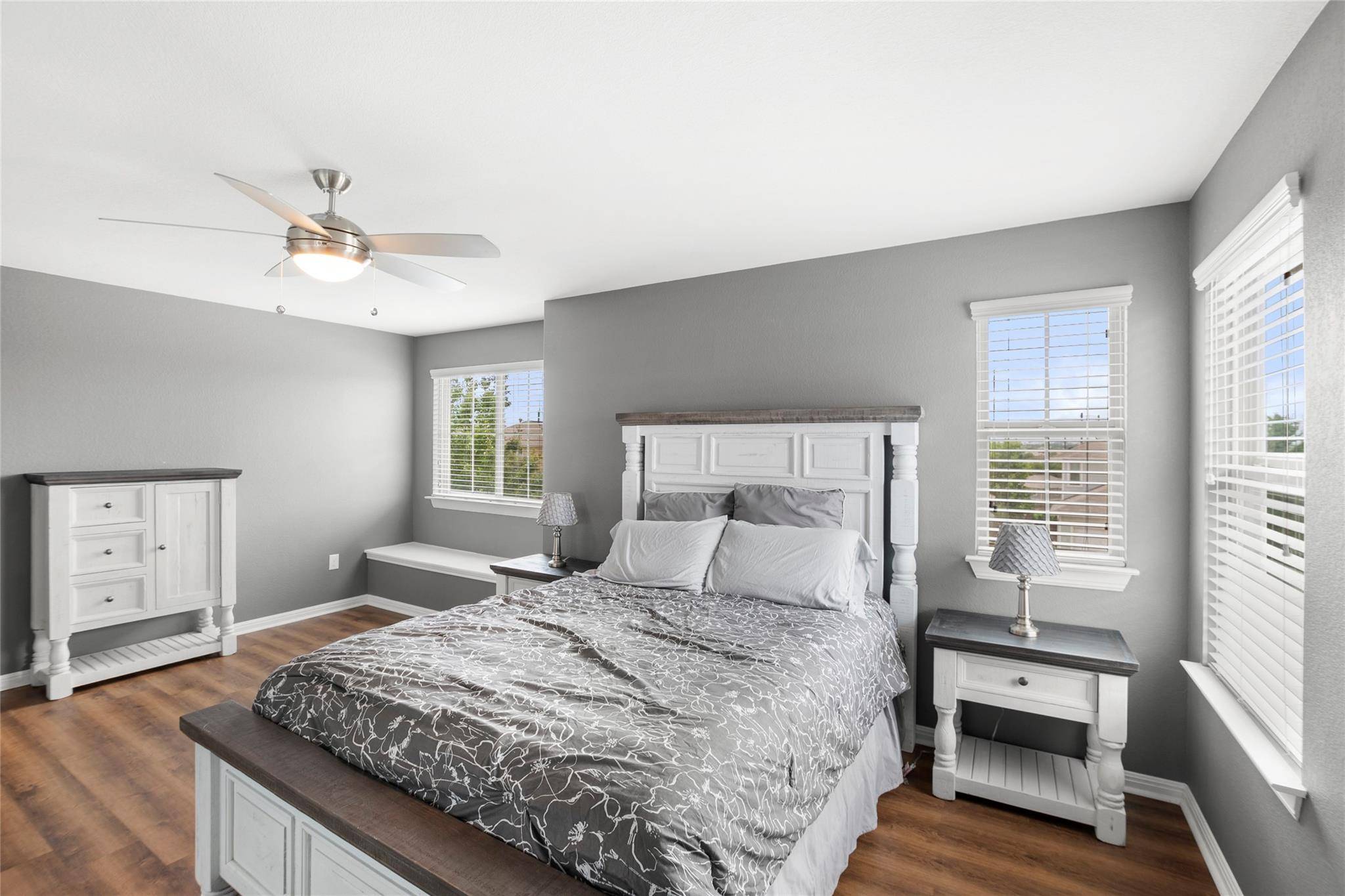 574 Twisted Oaks LN, Buda, TX 78610