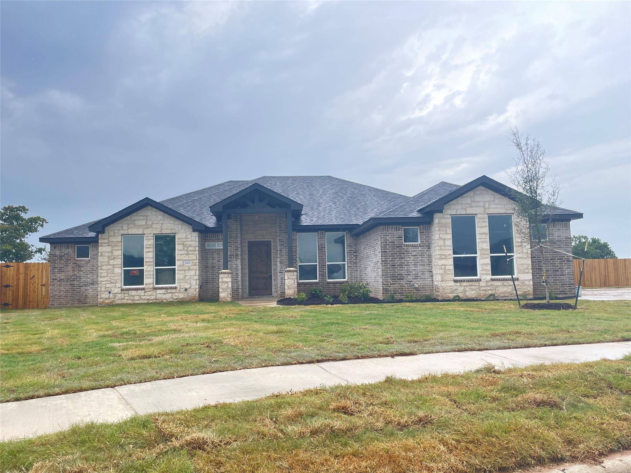 202 Overlook TRL, Copperas Cove, TX 76522