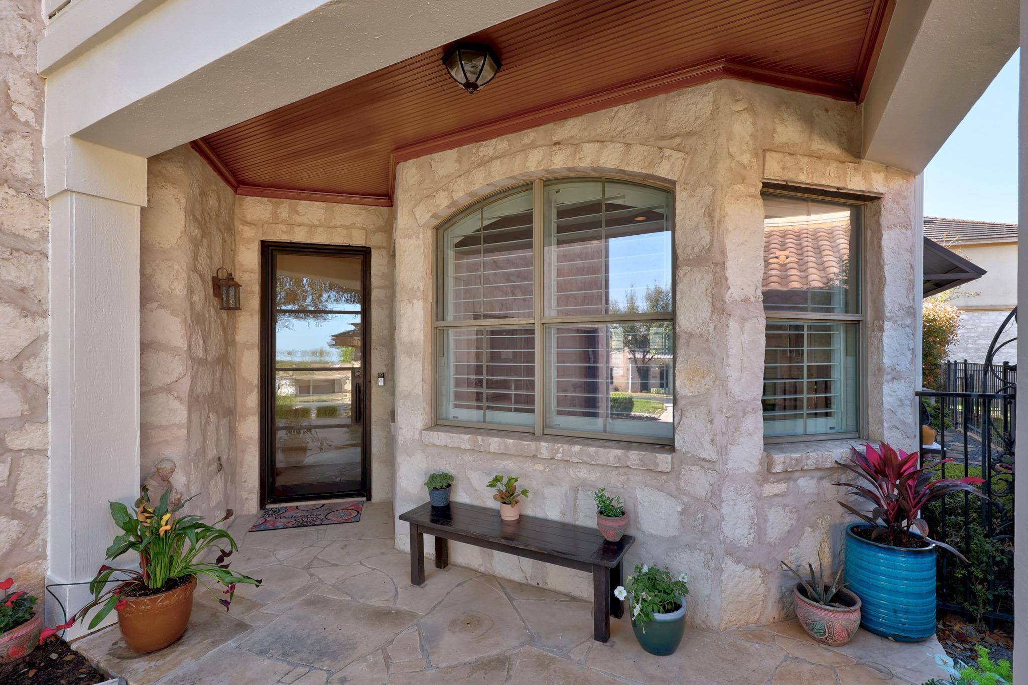 4 Hightrail WAY, The Hills, TX 78738