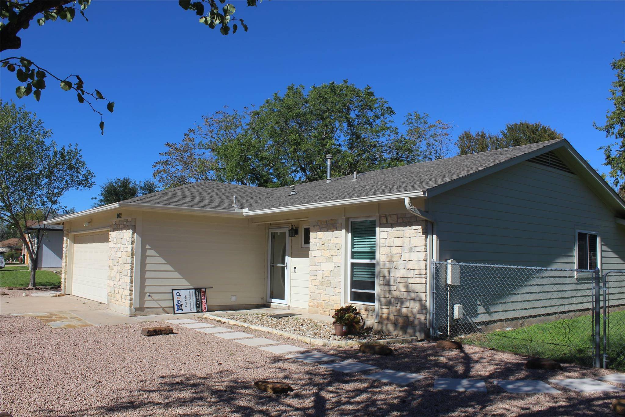 902 Canterfield LN, Cedar Park, TX 78613