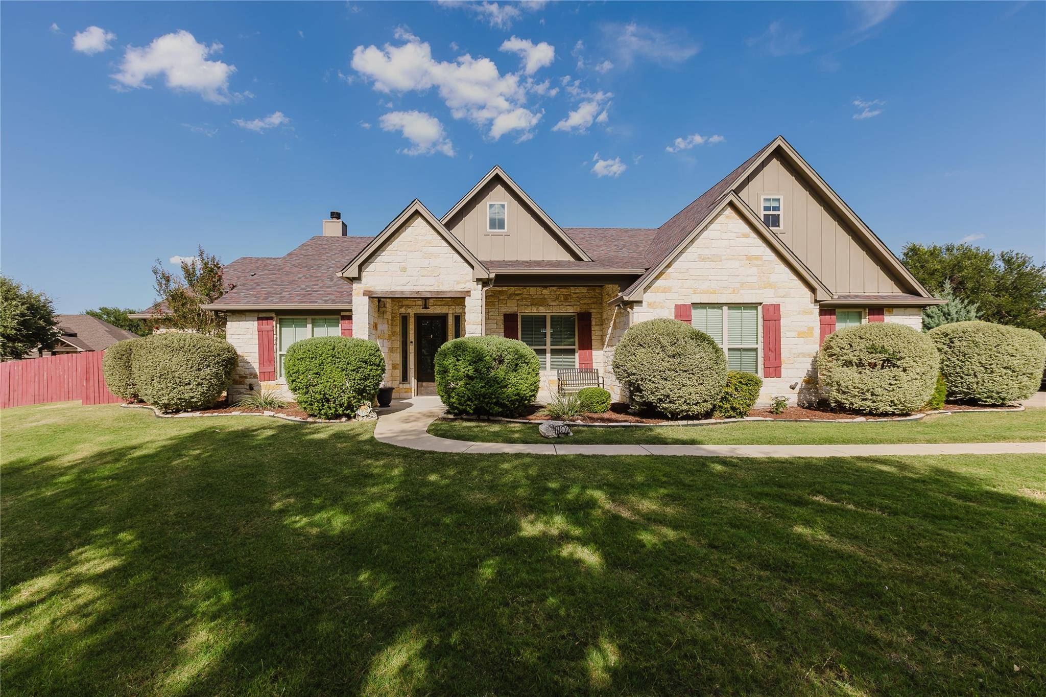 1102 Deer XING, Salado, TX 76571