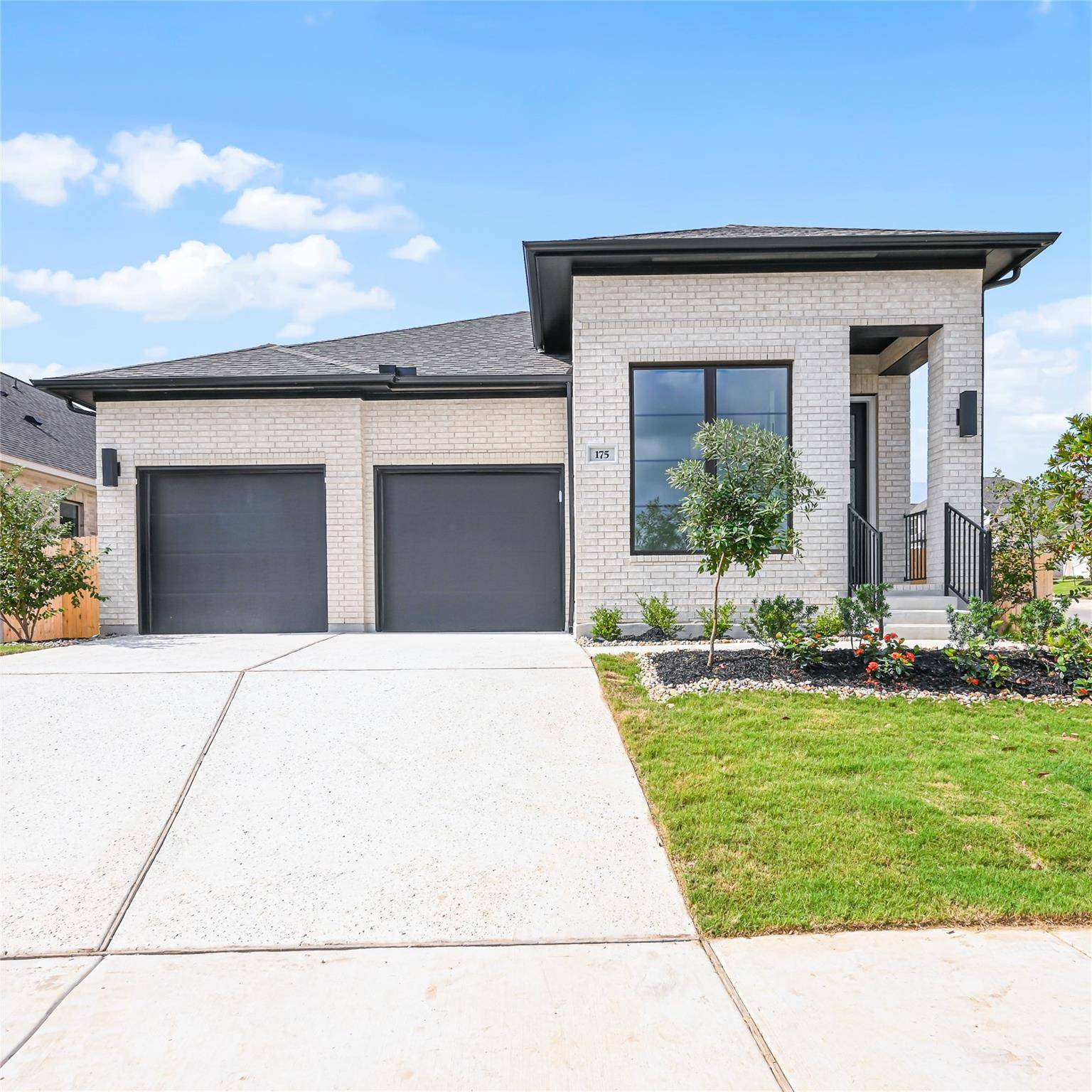 175 Groundhog DR, Buda, TX 78610