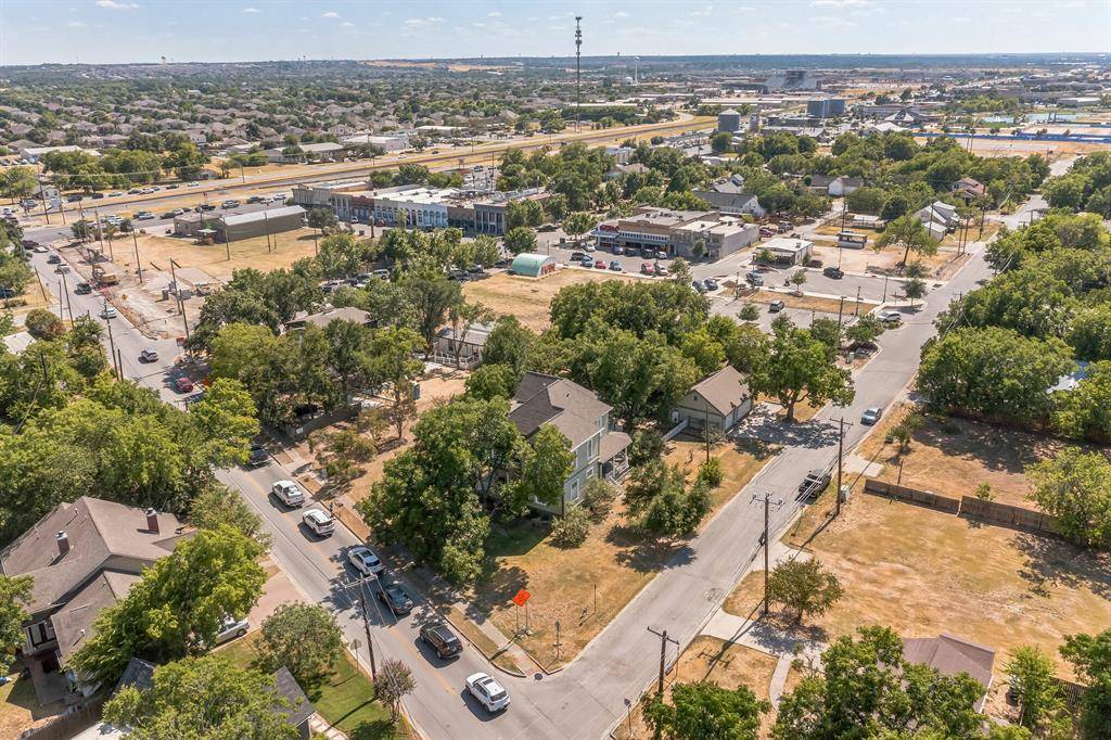 203 N Fm 1660, Hutto, TX 78634