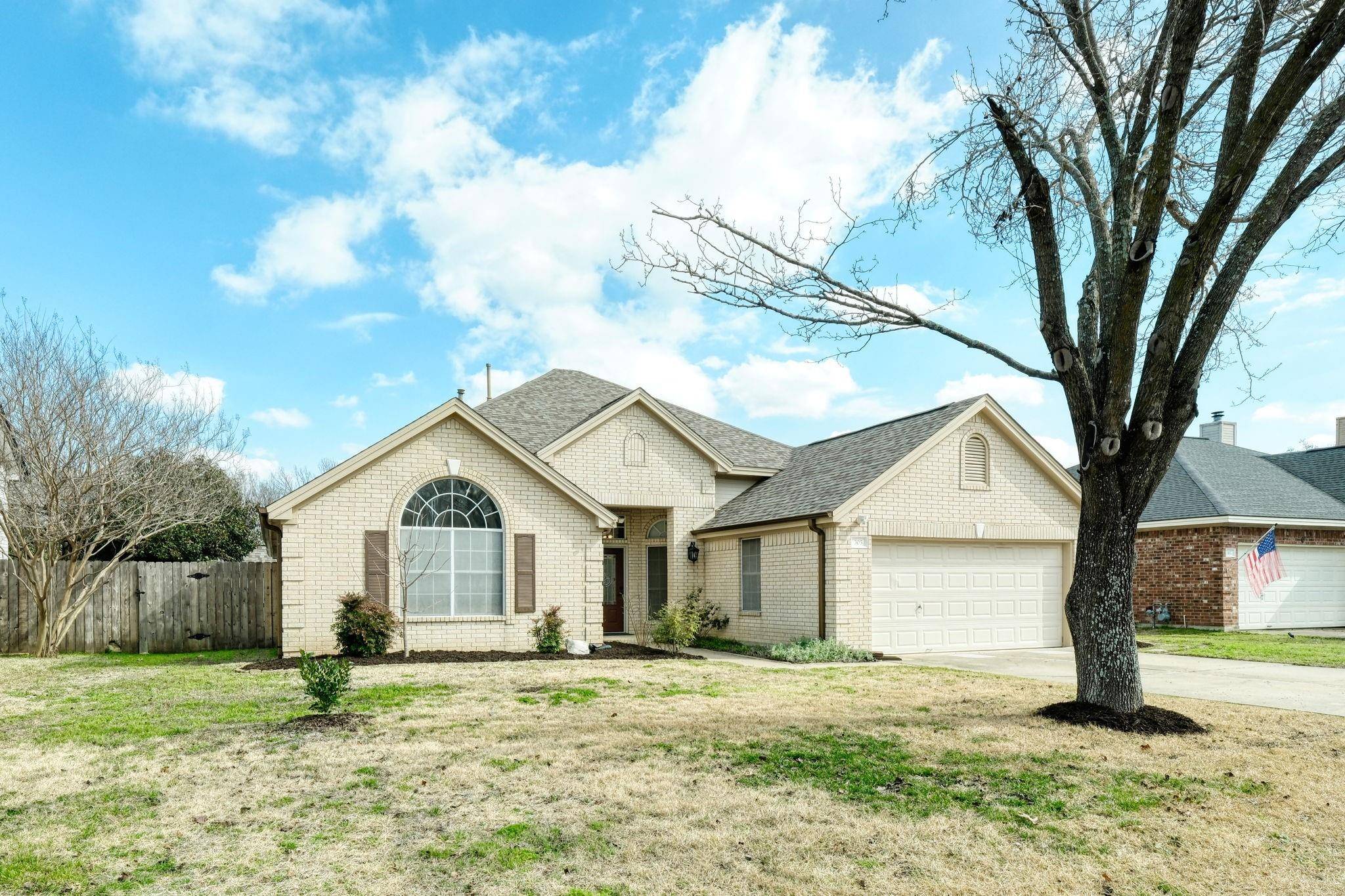 305 Thunderbay DR, Georgetown, TX 78626