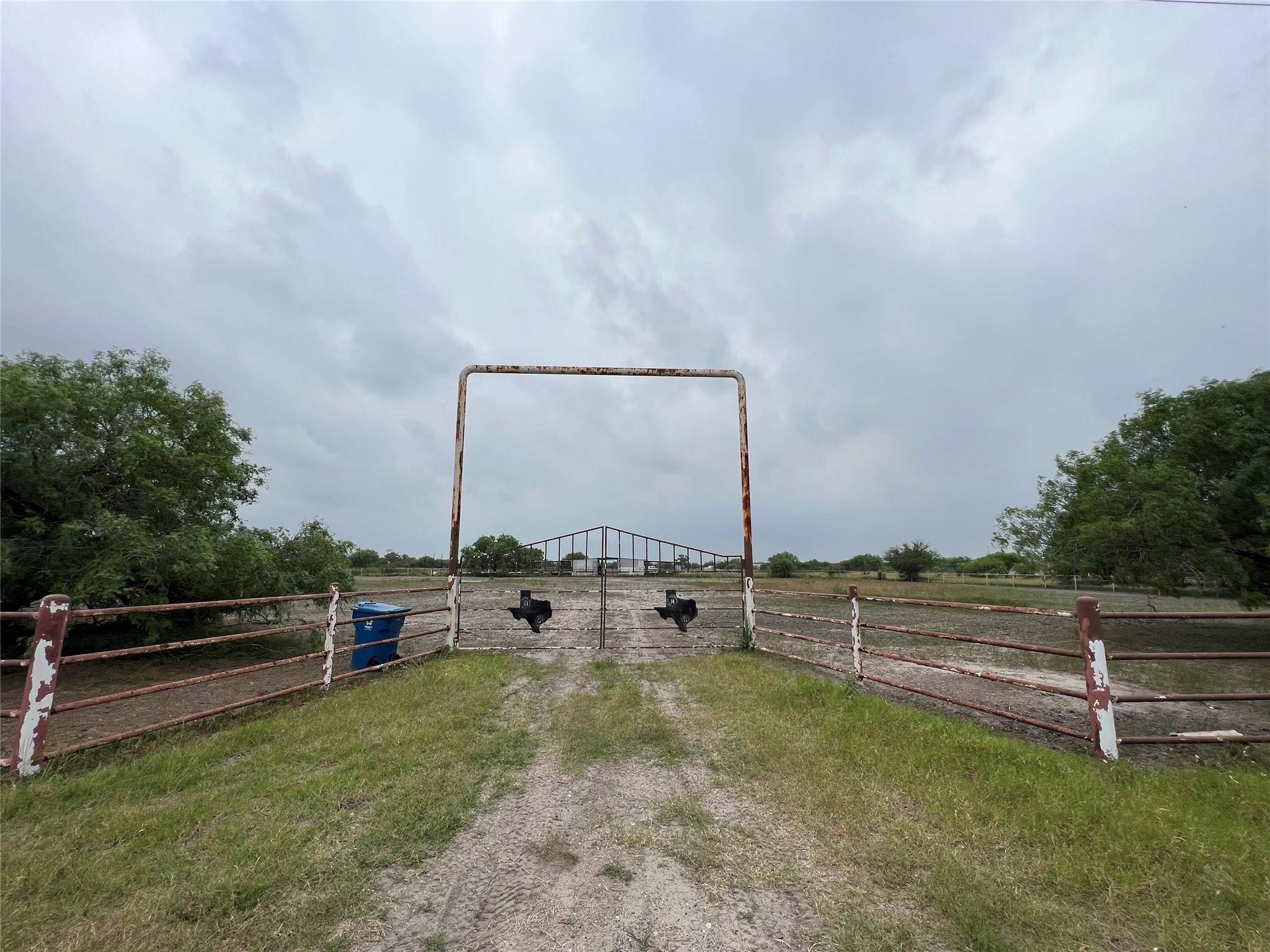 13883 CR 1196, Sinton, TX 78637