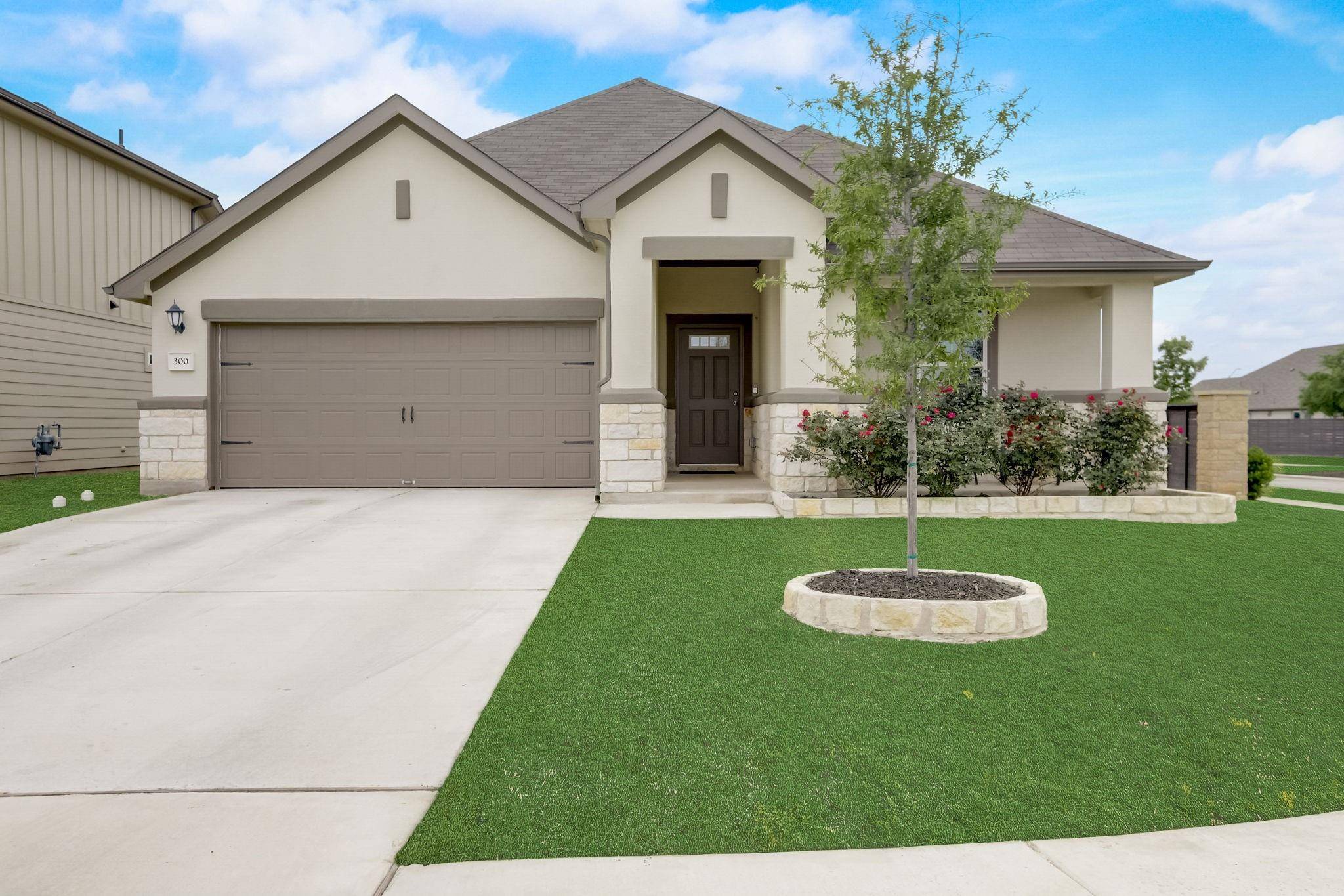 300 Grapefruit RD, Hutto, TX 78634