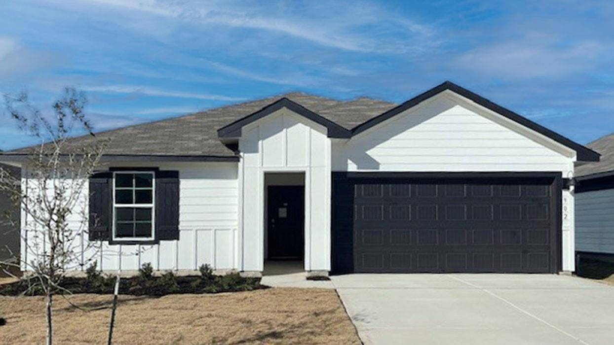 902 INDIAN WAY, Seguin, TX 78155