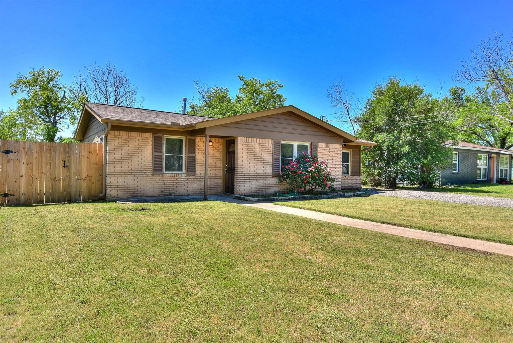 504 E 19th ST, Georgetown, TX 78626