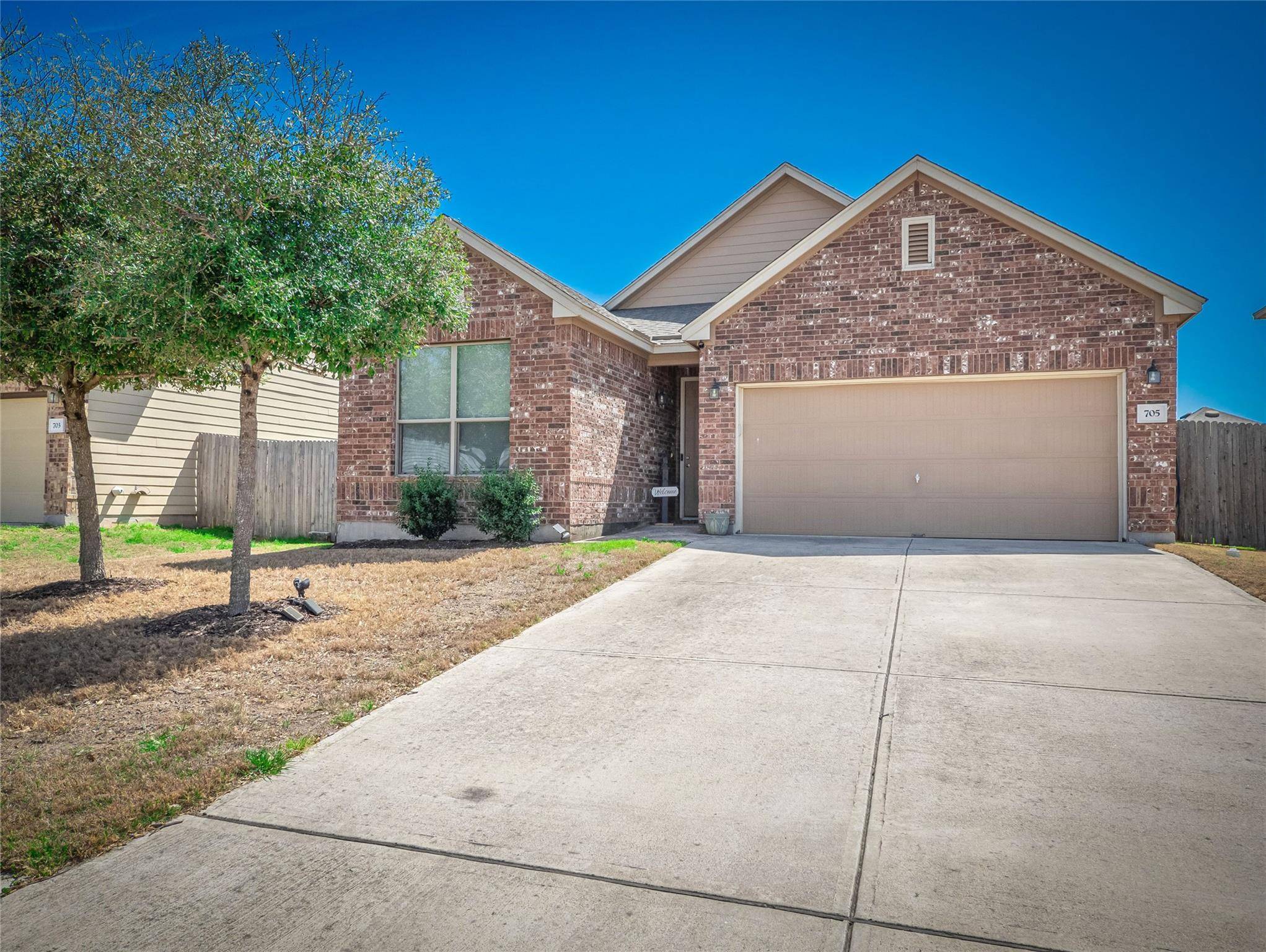 705 Estes PARK, Taylor, TX 76574