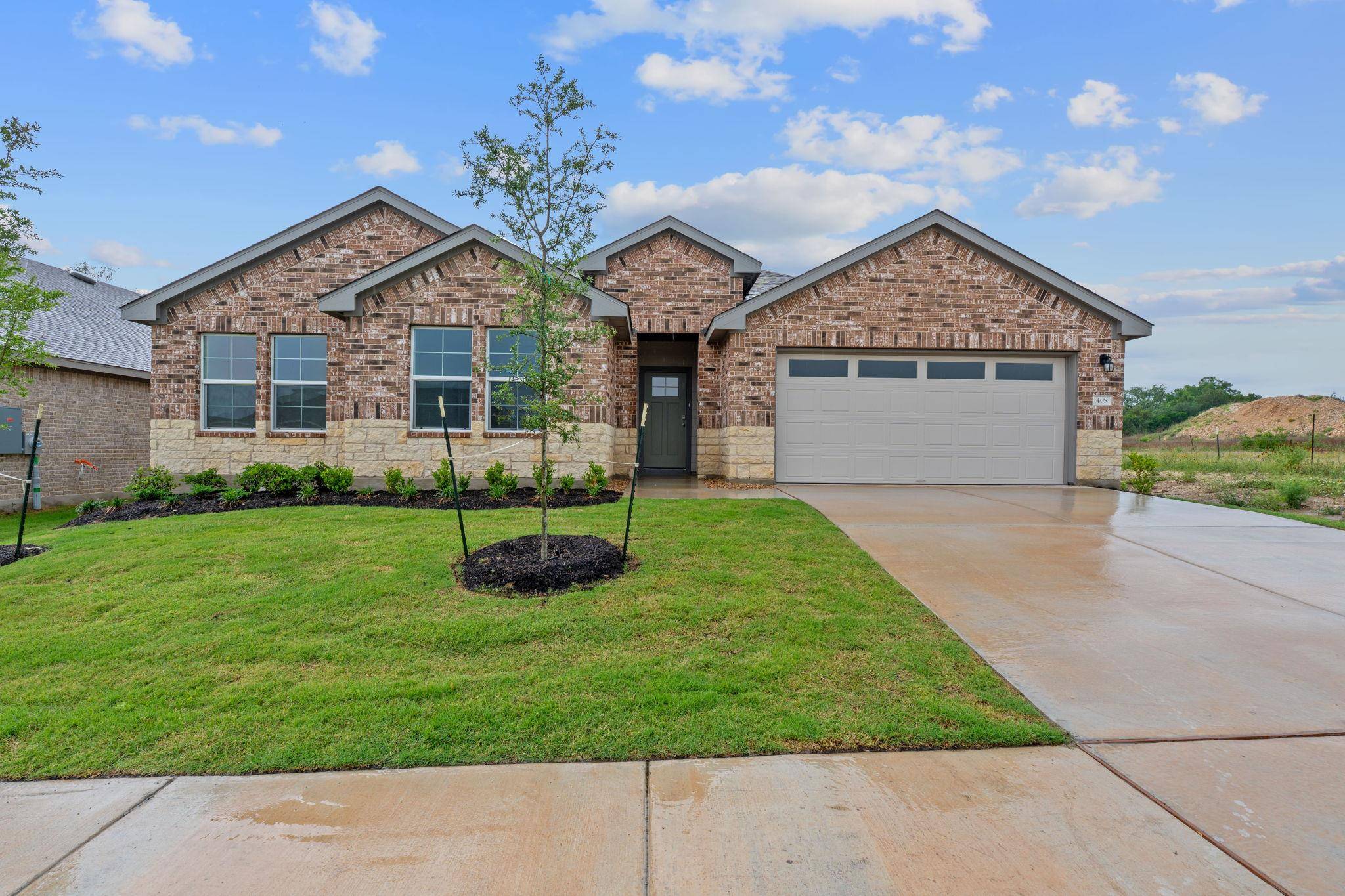 409 Rivers Edge DR, Georgetown, TX 78628