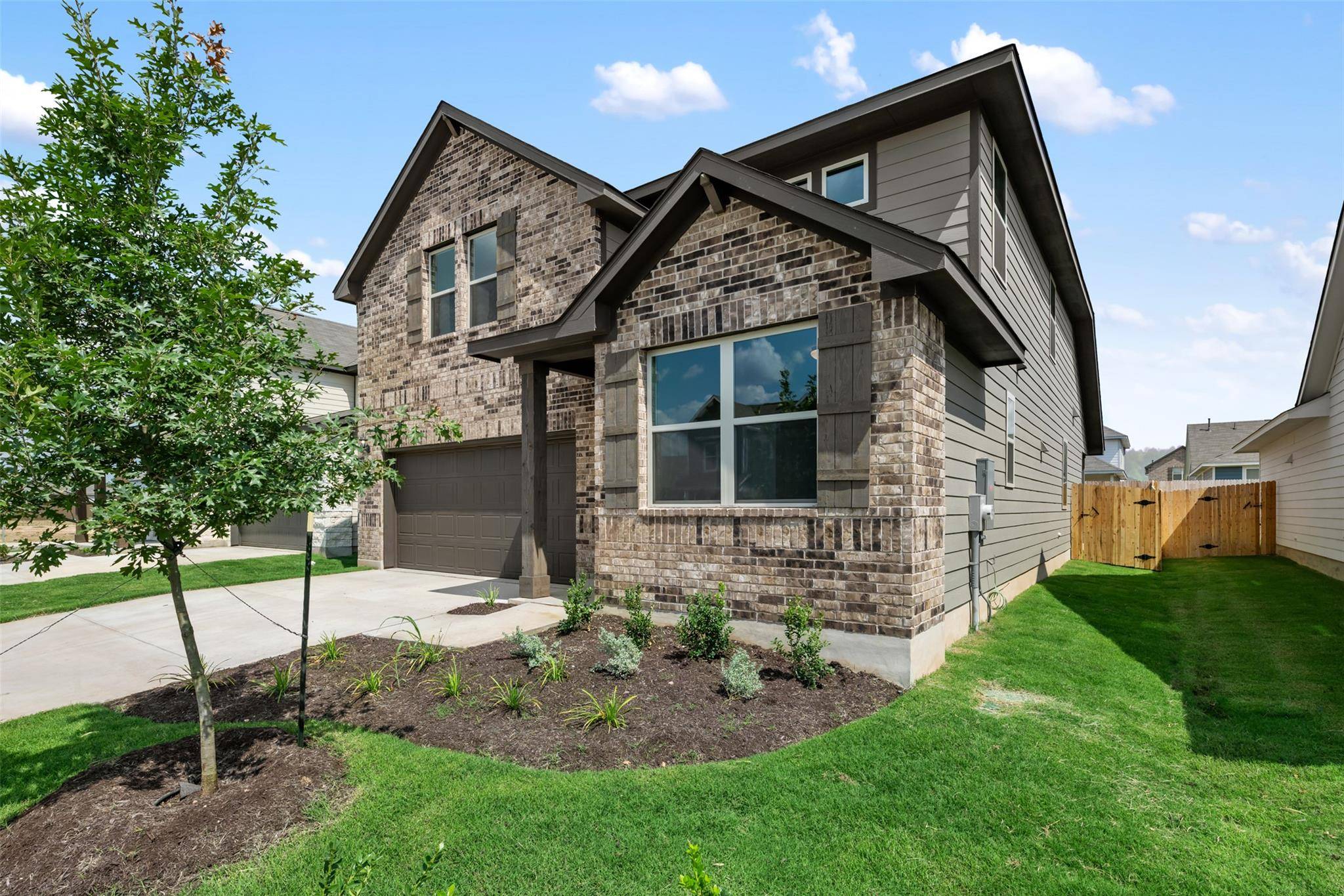 303 Willow Heights DR, Hutto, TX 78634