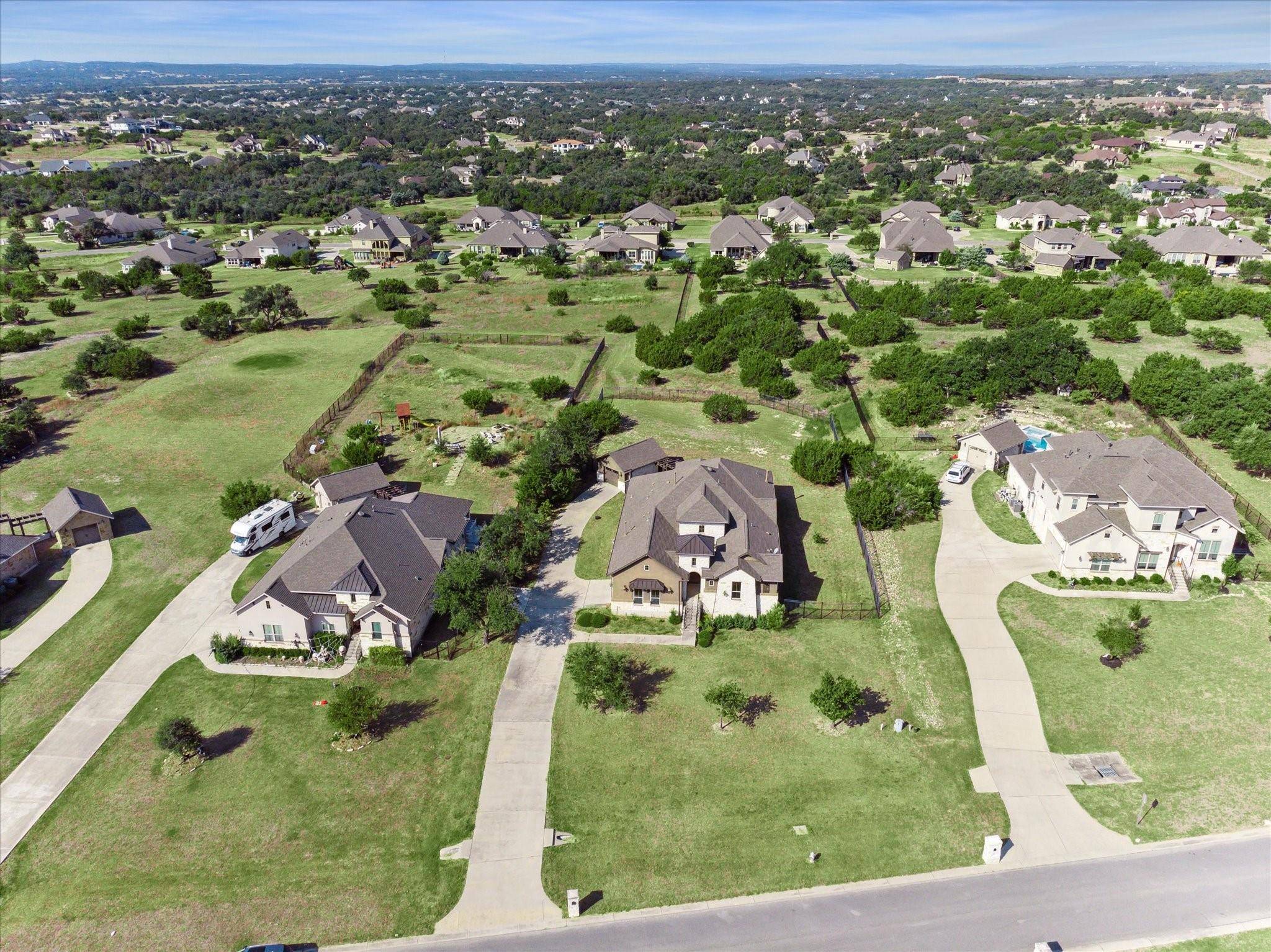 210 Bluff Woods DR, Driftwood, TX 78619