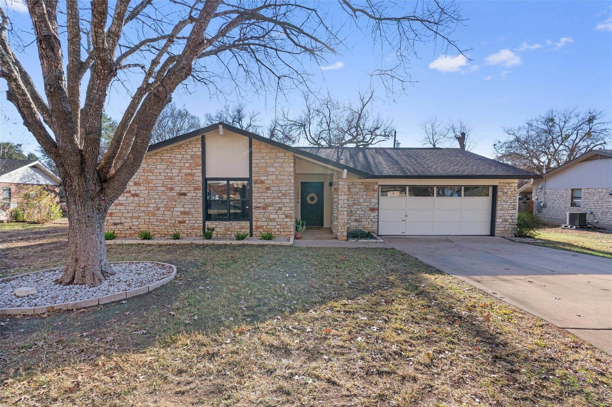 1204 Dunman DR, Georgetown, TX 78628