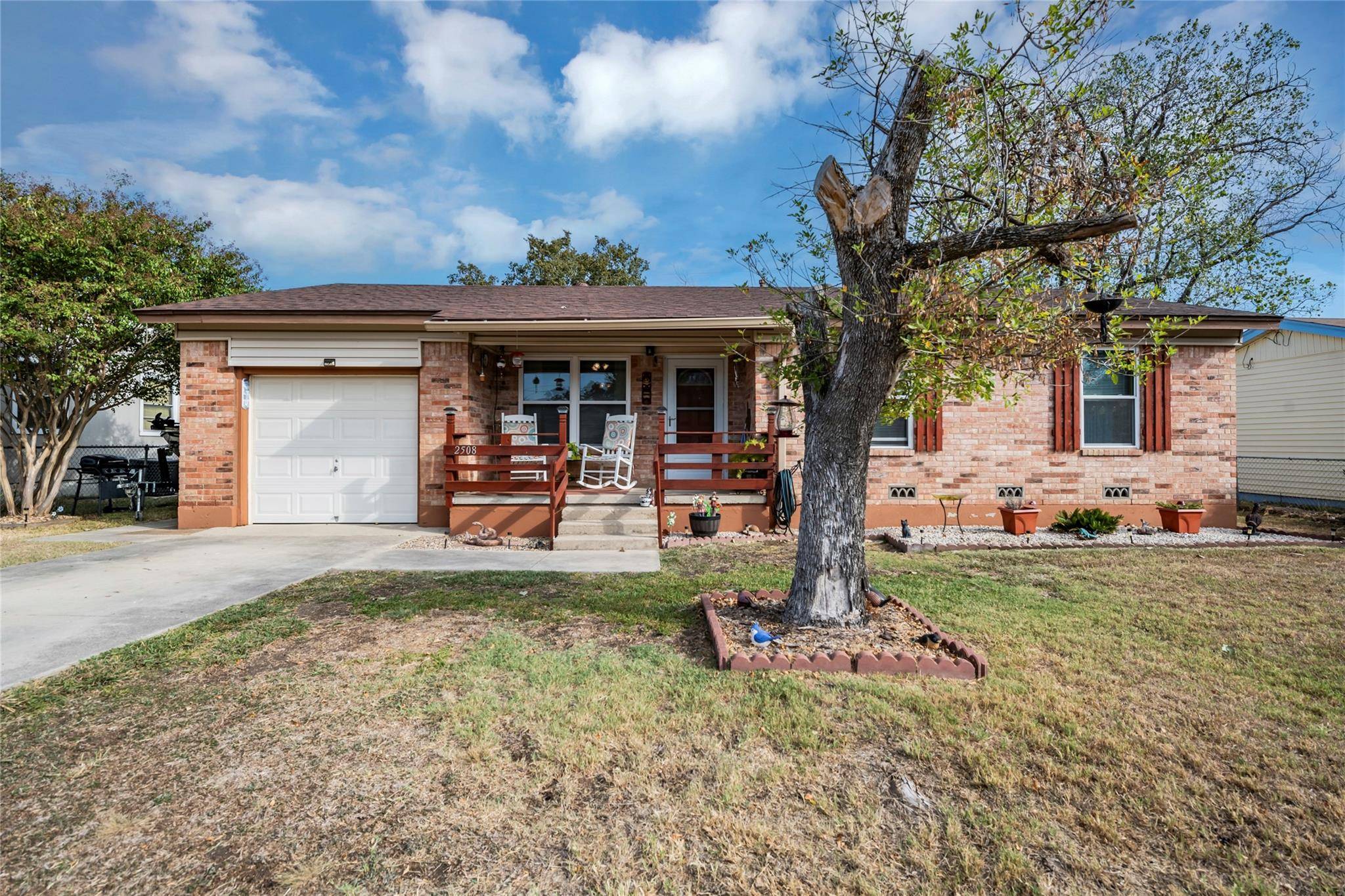 2508 Meadow LN, Copperas Cove, TX 76522