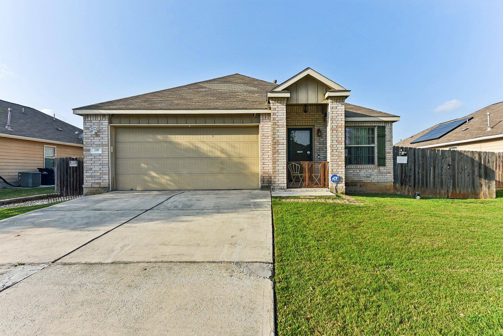 218 Wells BND, Hutto, TX 78634