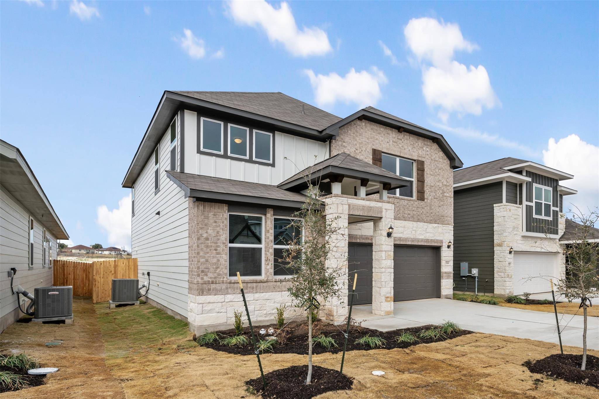 724 Palo Brea LOOP, Hutto, TX 78634