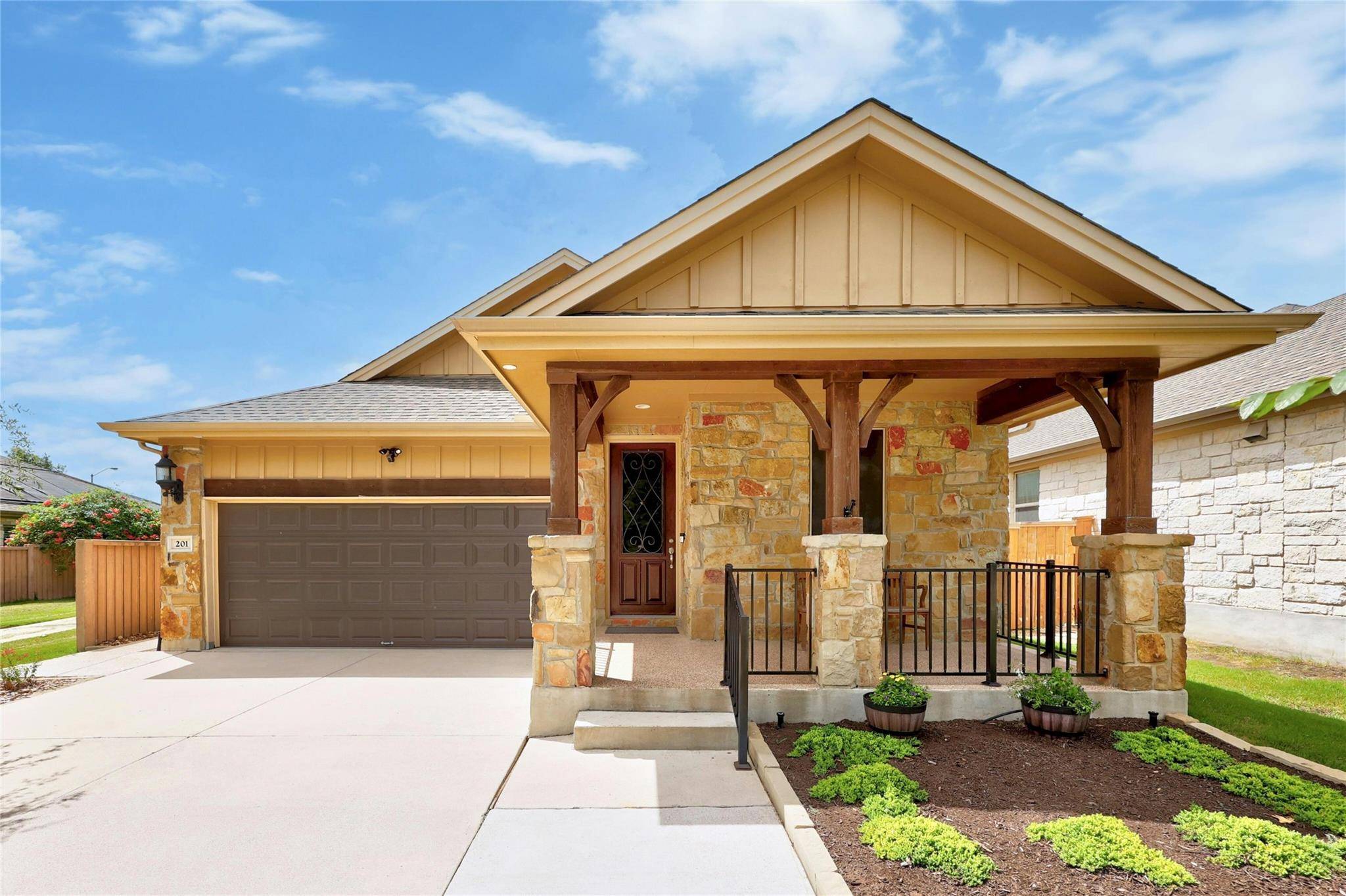 201 Cherokee Rose CIR, Georgetown, TX 78626
