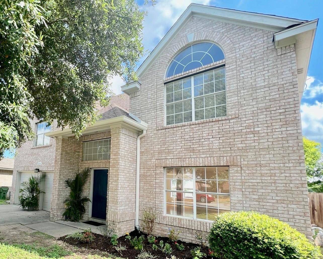 2212 Sedgewick LN, Round Rock, TX 78664