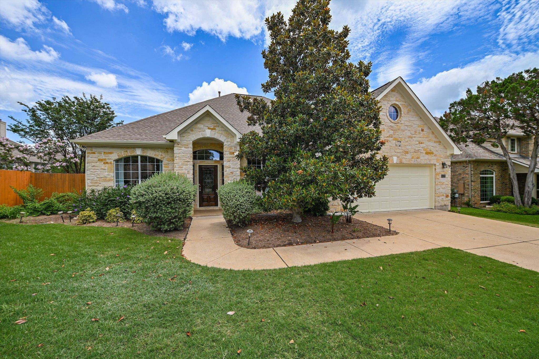 221 Abbey DR, Austin, TX 78737