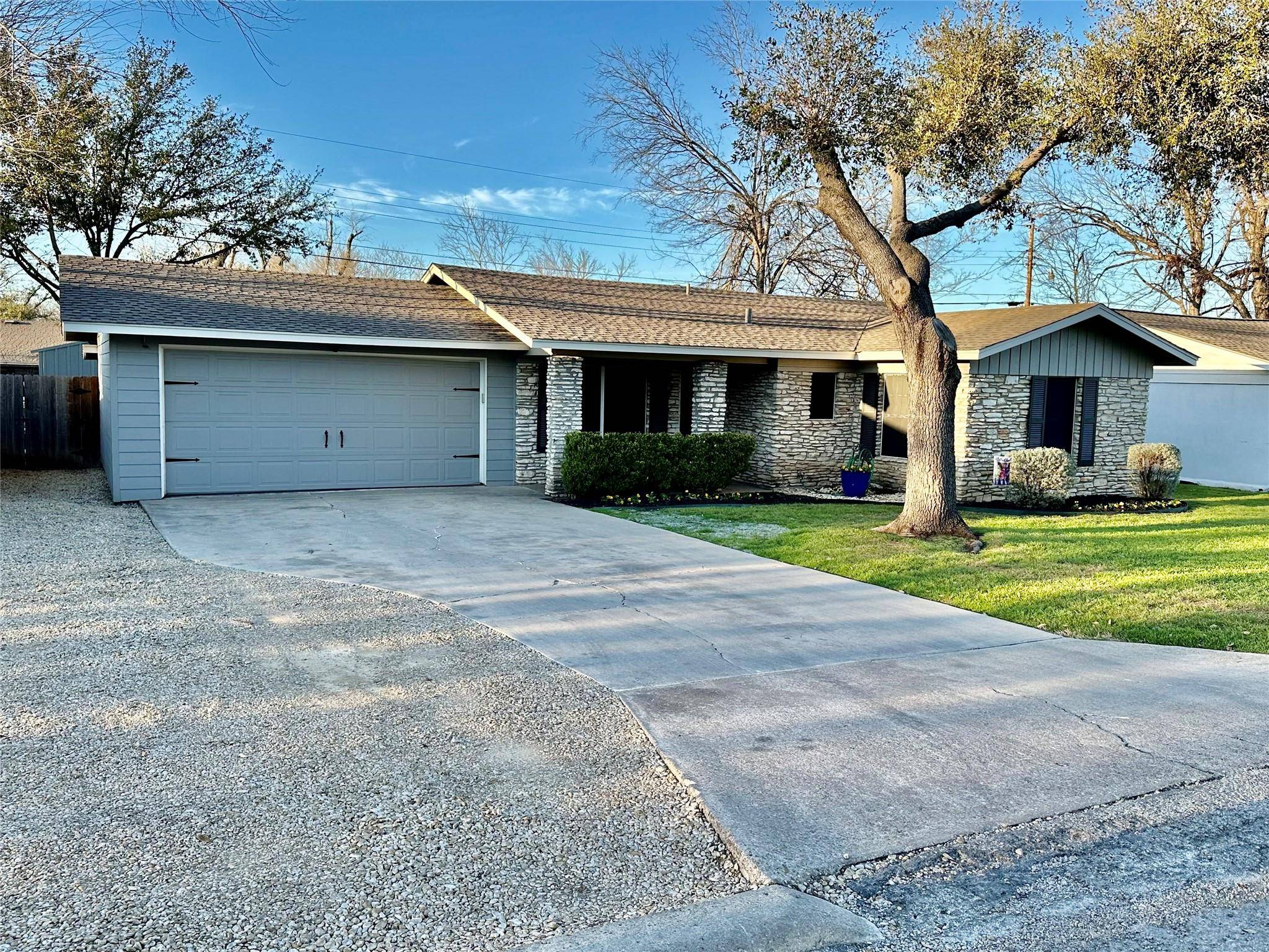 802 GILMORE ST, Taylor, TX 76574