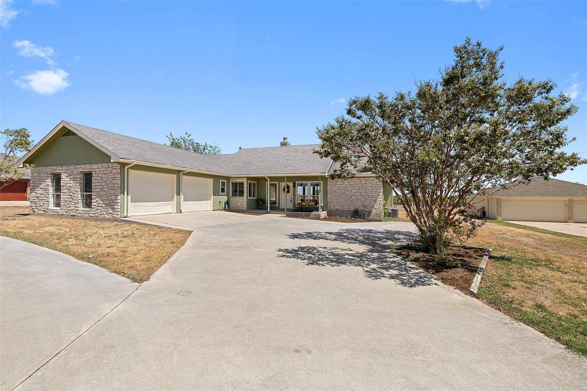 80 Family CIR, Hutto, TX 78634