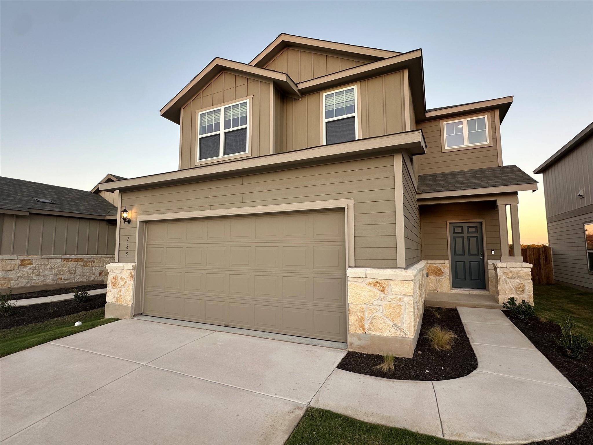 785 Papaya DR, Buda, TX 78610