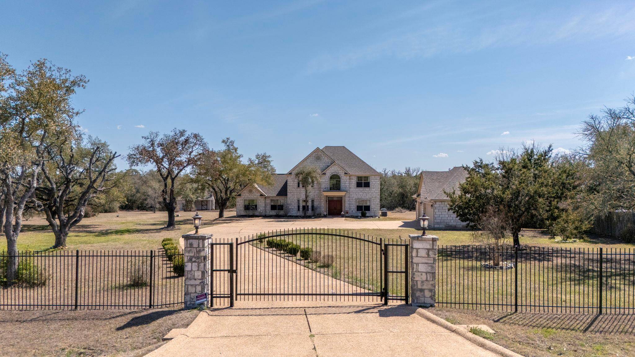 2013 Ruby Ranch RD, Buda, TX 78610