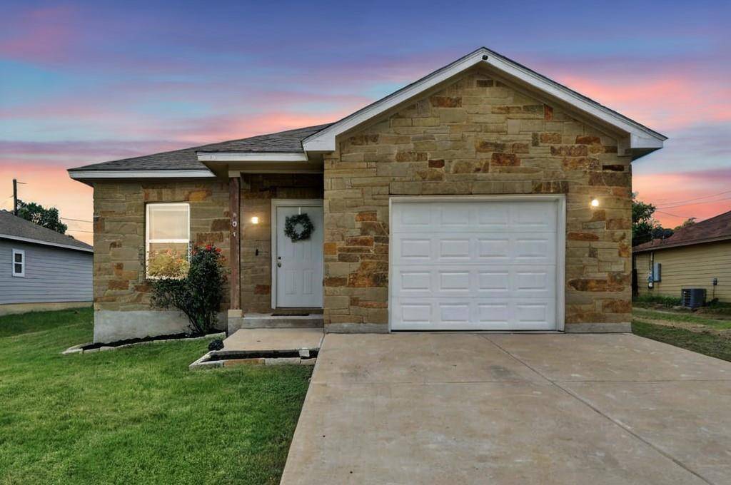 104 W Avenue C Ave, Jarrell, TX 76537