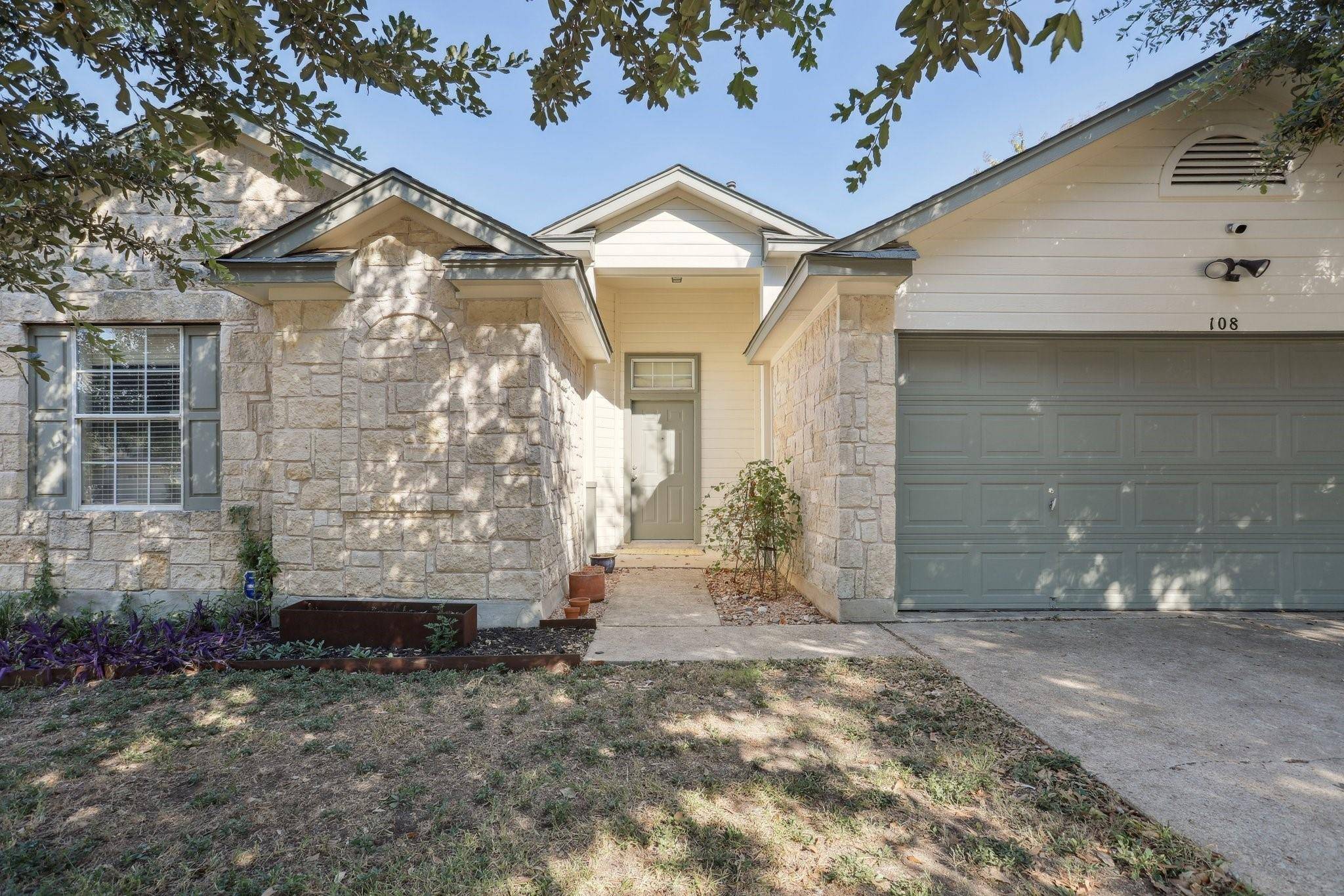 108 Little Lake RD, Hutto, TX 78634