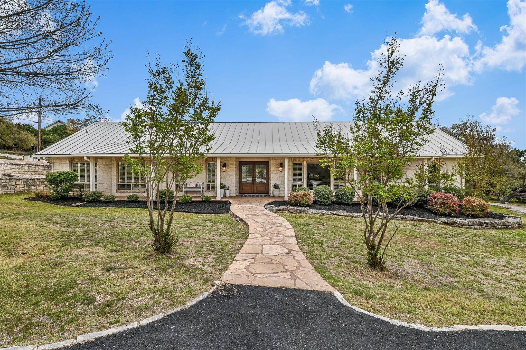 300 W View DR, Wimberley, TX 78676