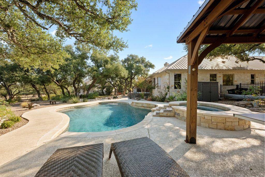 290 Trailmaster CIR, Driftwood, TX 78619