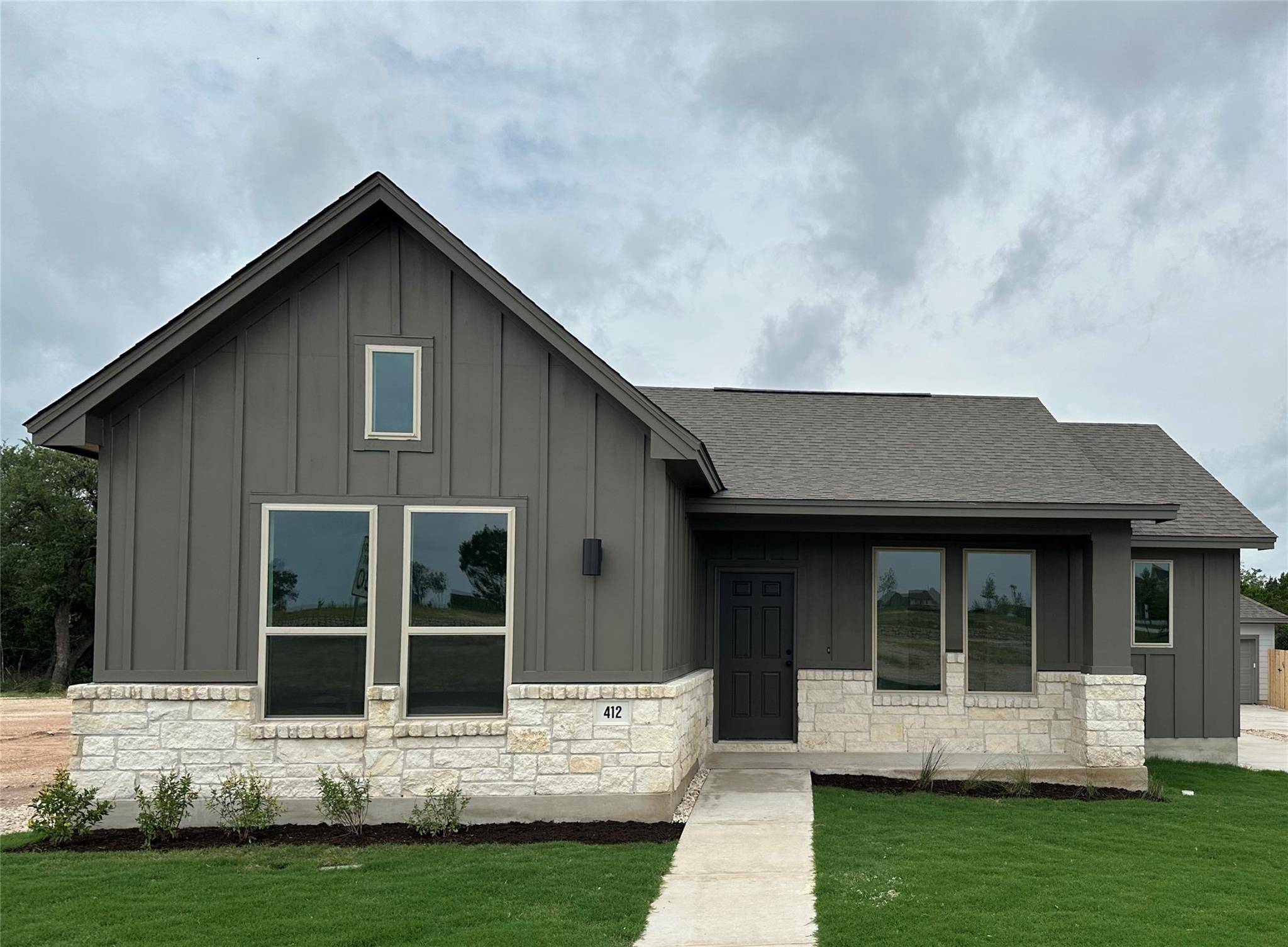 436 Treadwell LN, Kyle, TX 78640