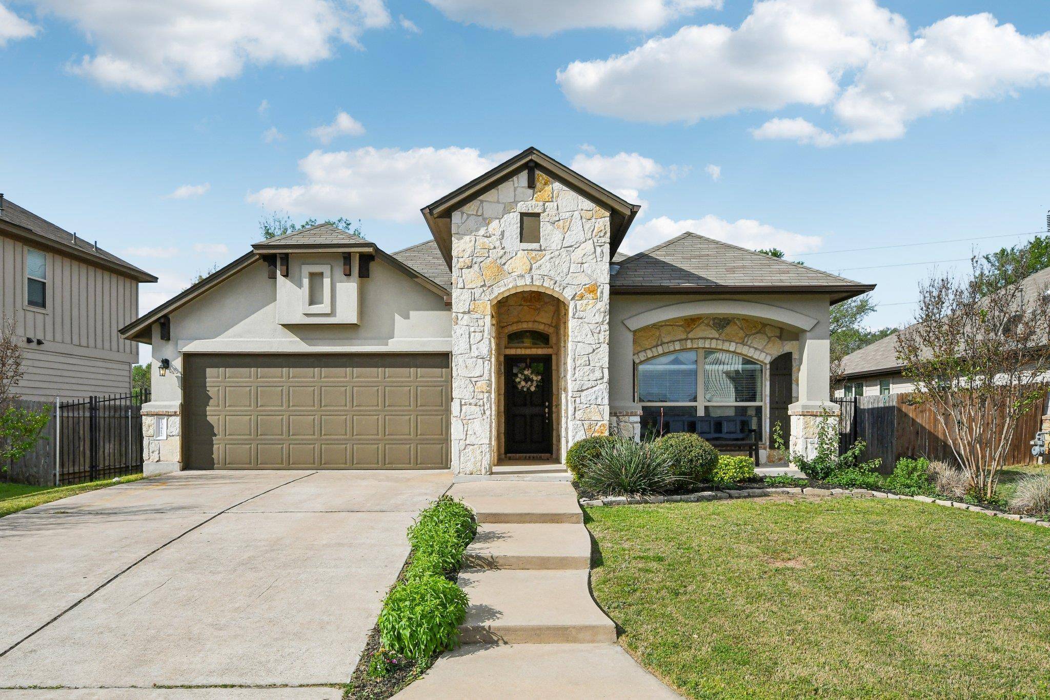 13412 Larrys LN, Manchaca, TX 78652