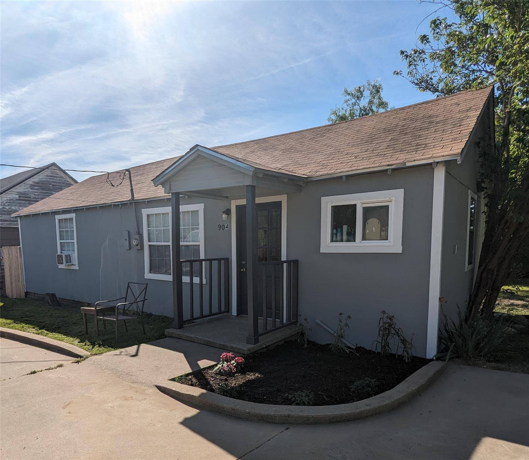 904 E Avenue G Ave, Lampasas, TX 76550