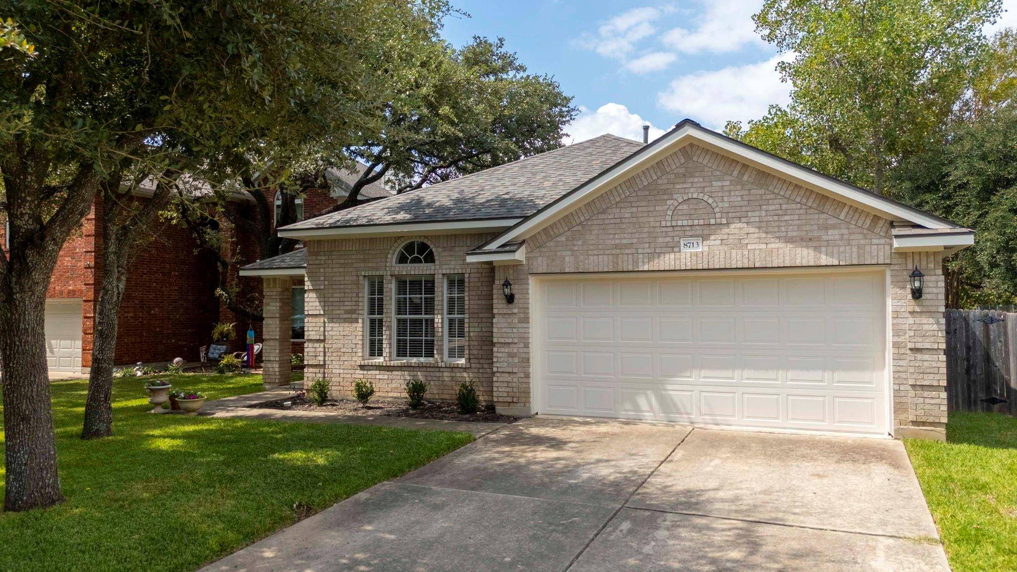8713 Glen Canyon DR, Round Rock, TX 78681