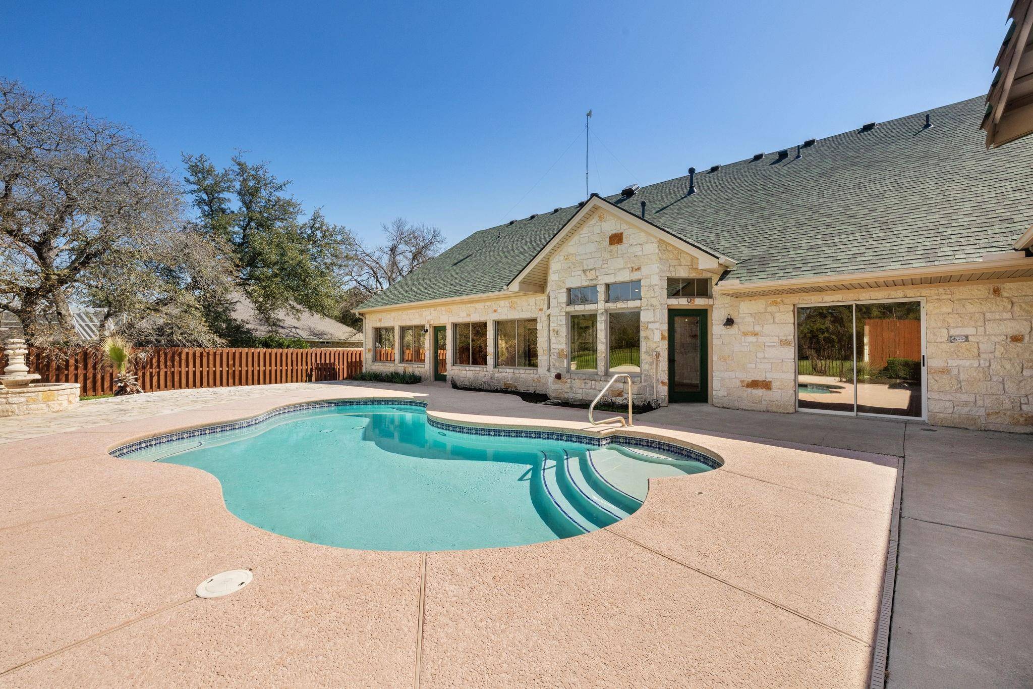 204 Ten Oaks DR, Georgetown, TX 78633