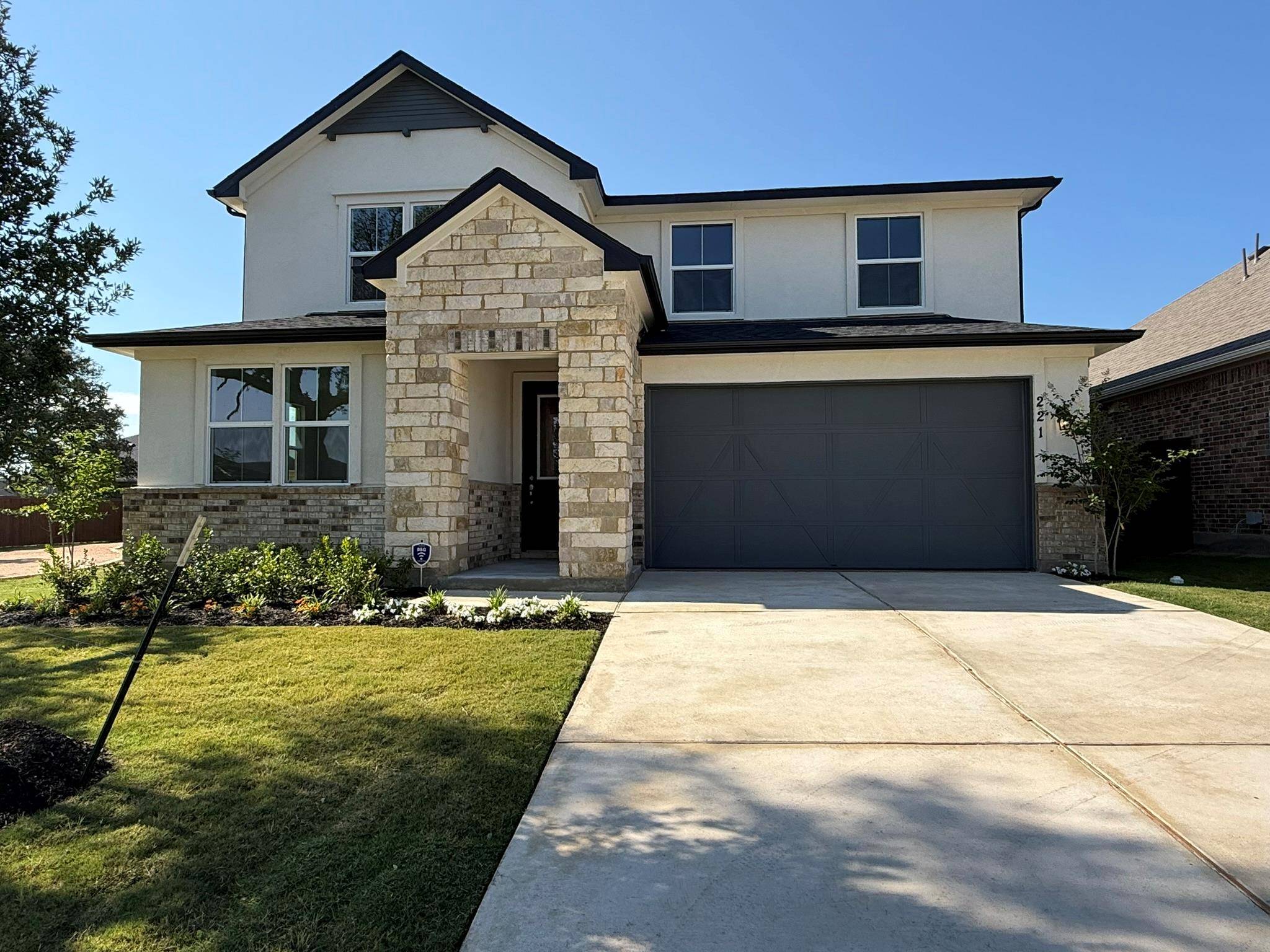 221 Torchwood DR, Marble Falls, TX 78654