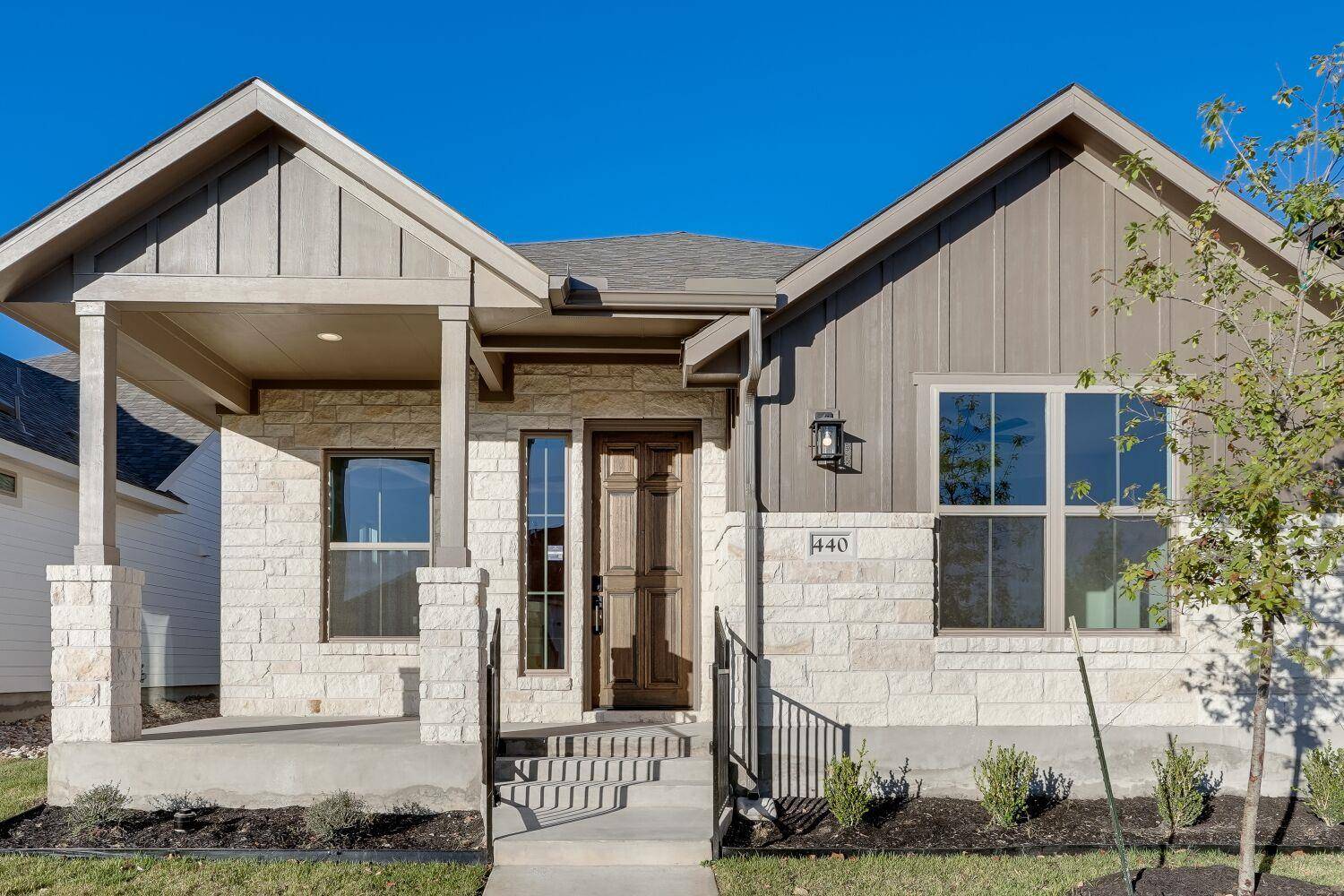 440 Burlington DR, Buda, TX 78610