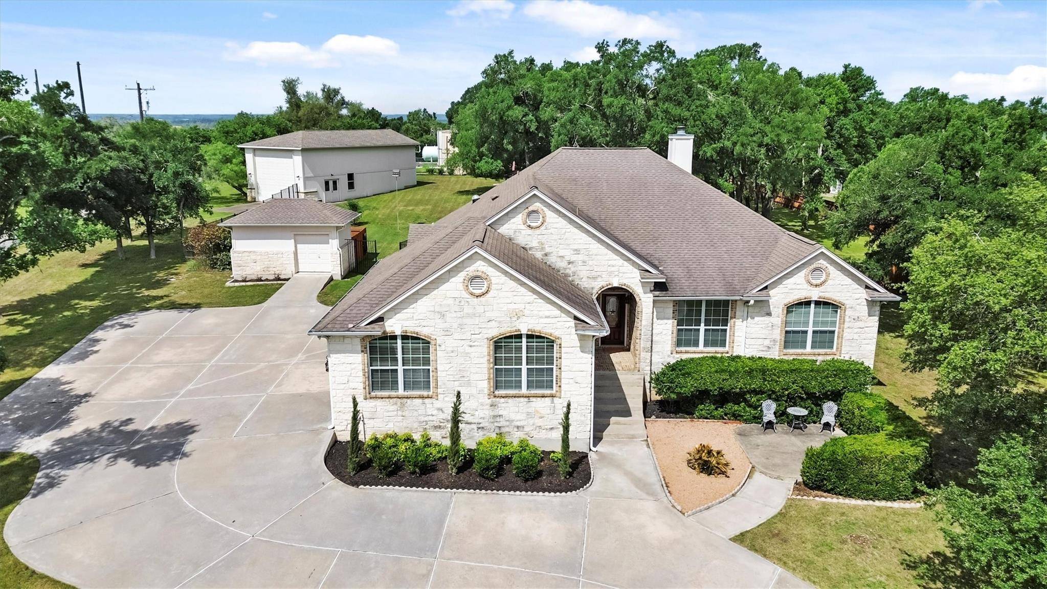642 E Overlook Mountain RD, Buda, TX 78610