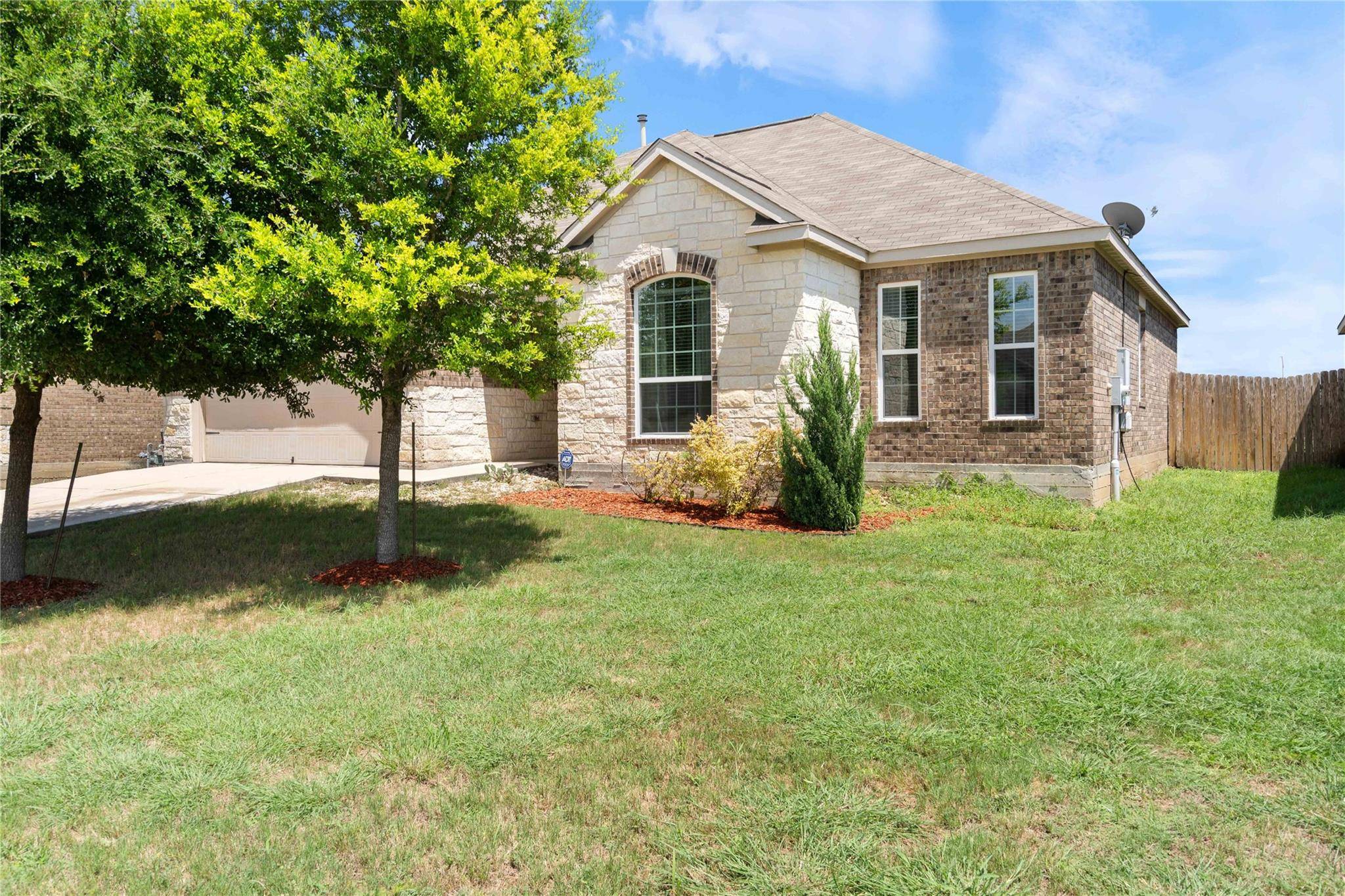 1193 Violet LN, Kyle, TX 78640
