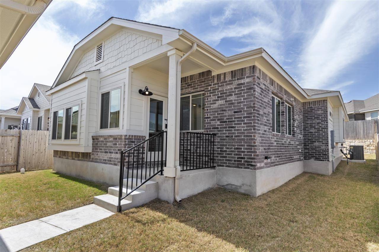 221 James Caird DR, Kyle, TX 78640