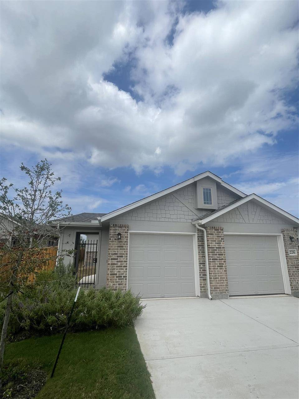 226 Driftwood LN, Bastrop, TX 78602