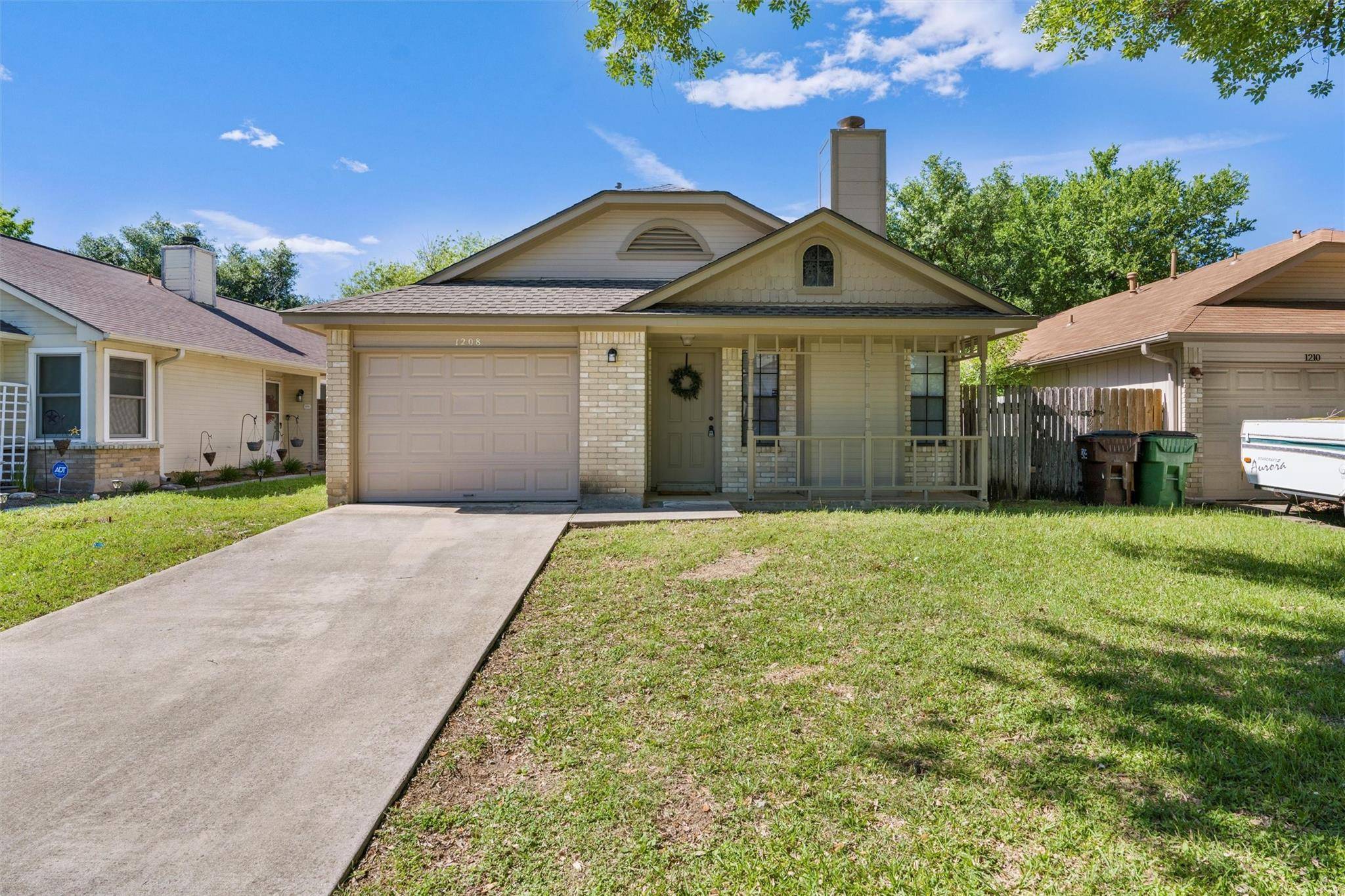 1208 E Logan ST, Round Rock, TX 78664