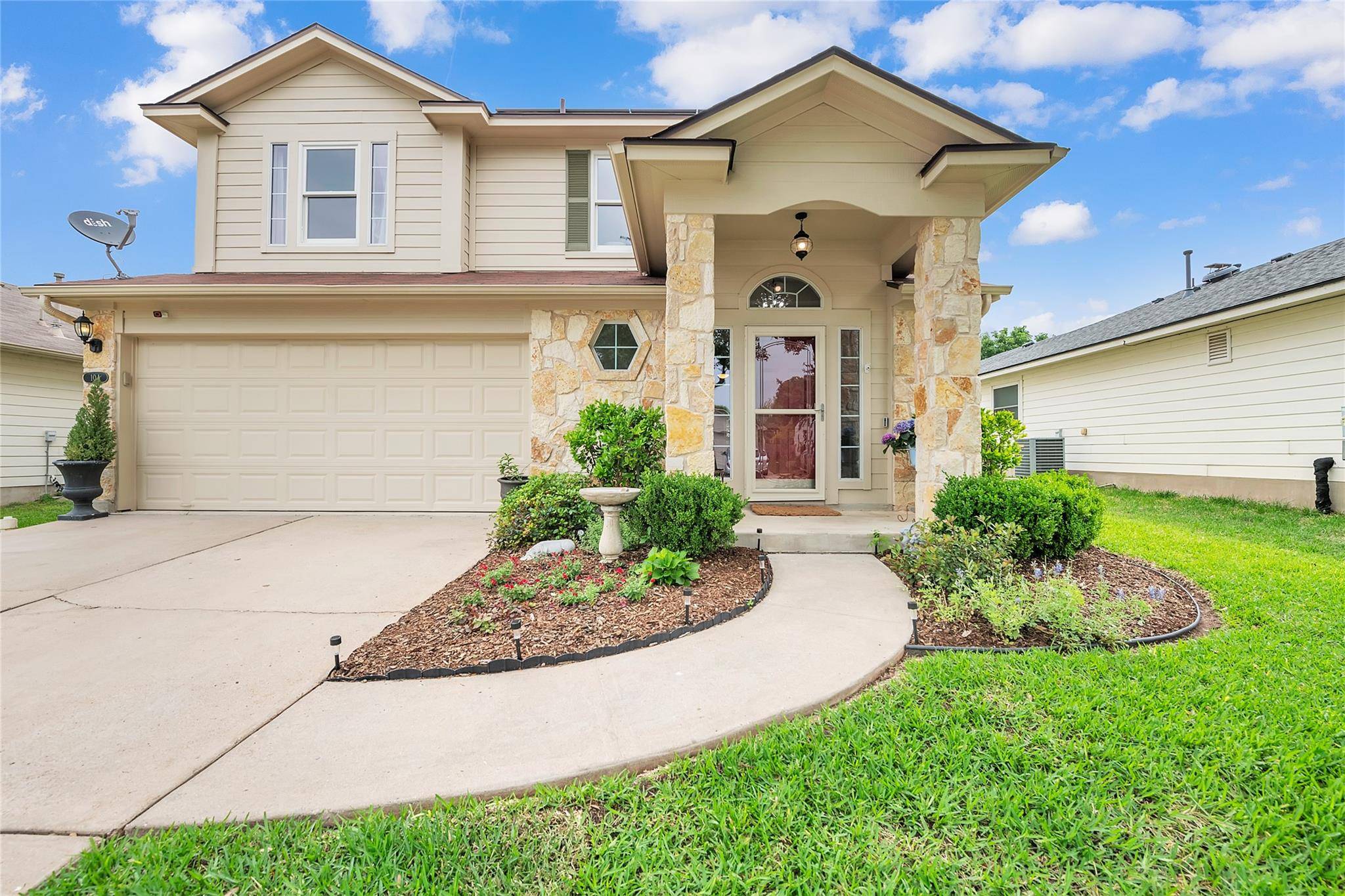104 Tolcarne DR, Hutto, TX 78634