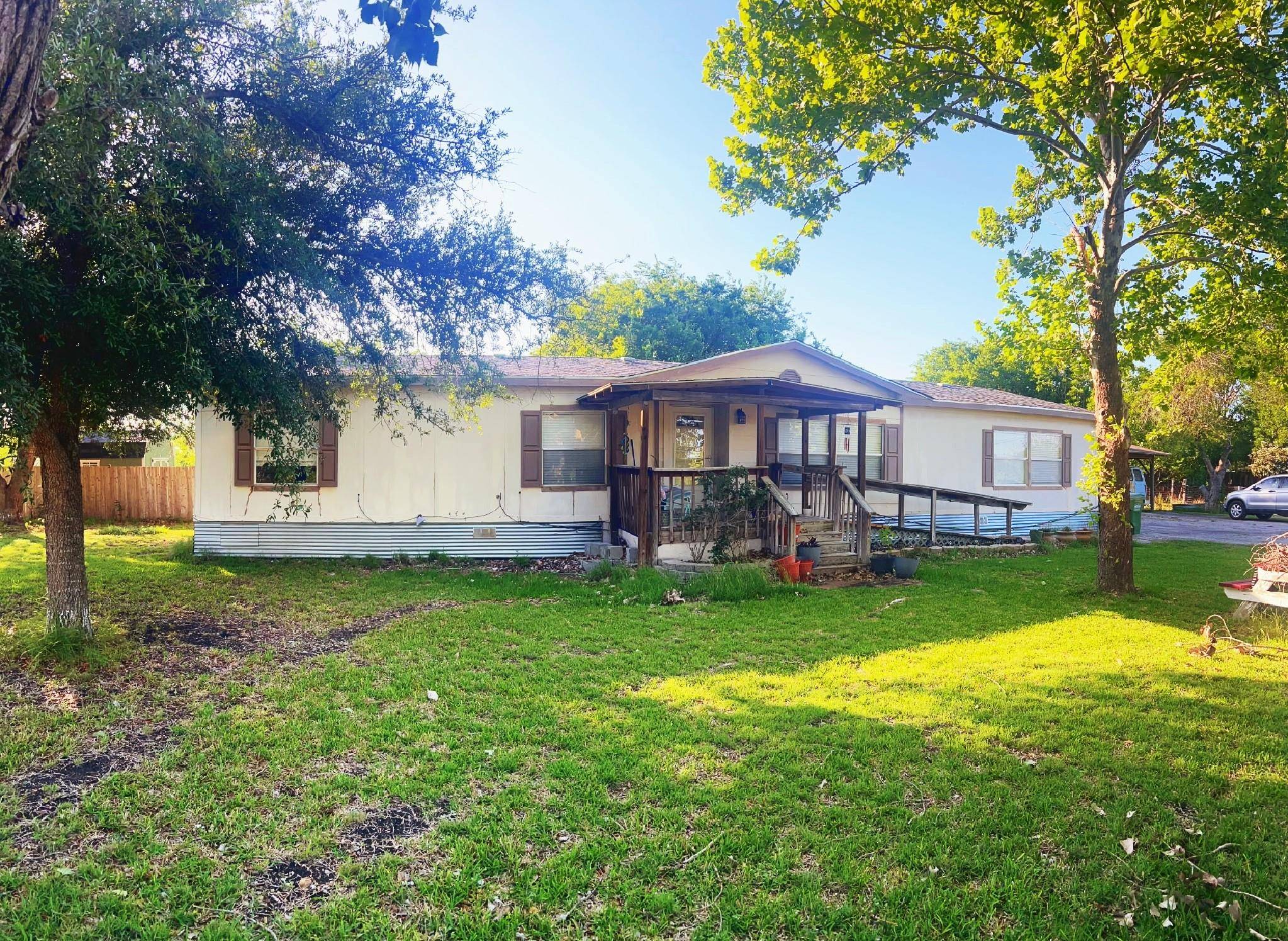 108 Ridgeview DR, Kyle, TX 78640