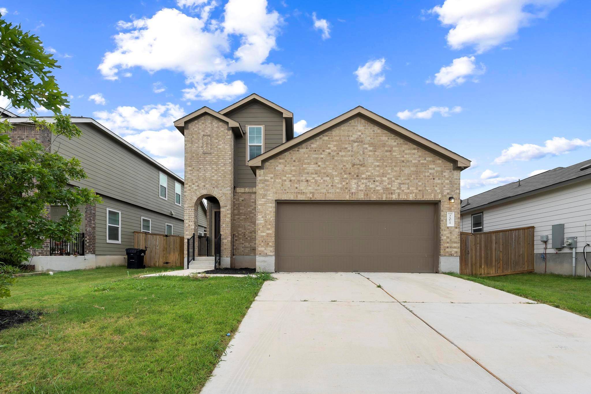 201 Pottersville LN, Jarrell, TX 76537