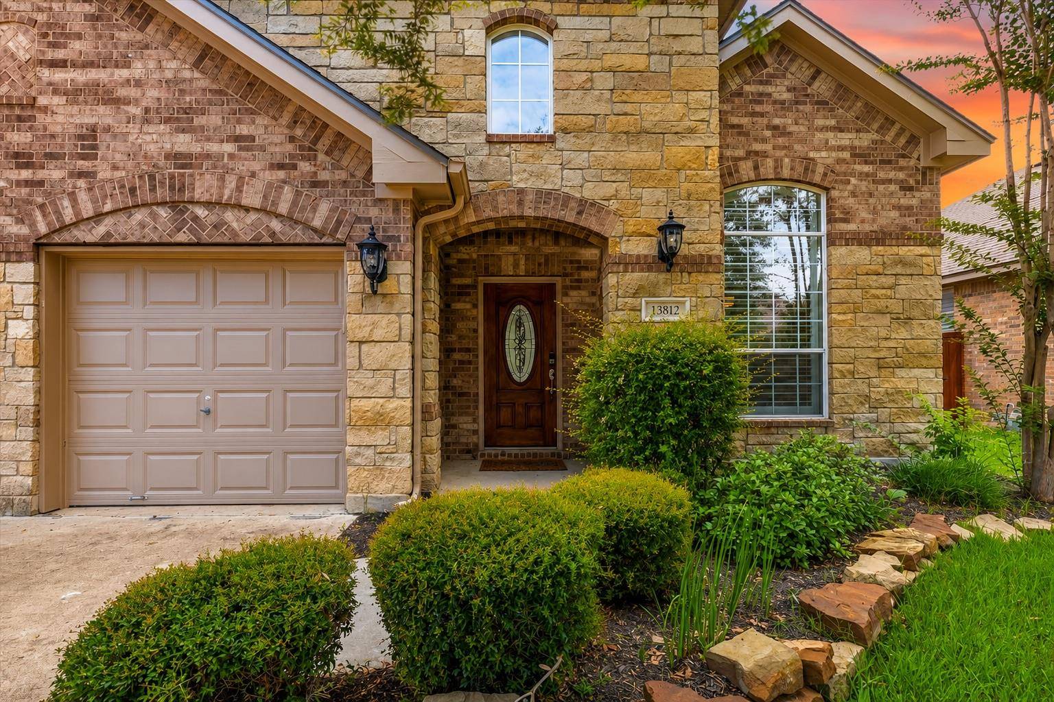 13812 Long Shadow DR, Manor, TX 78653