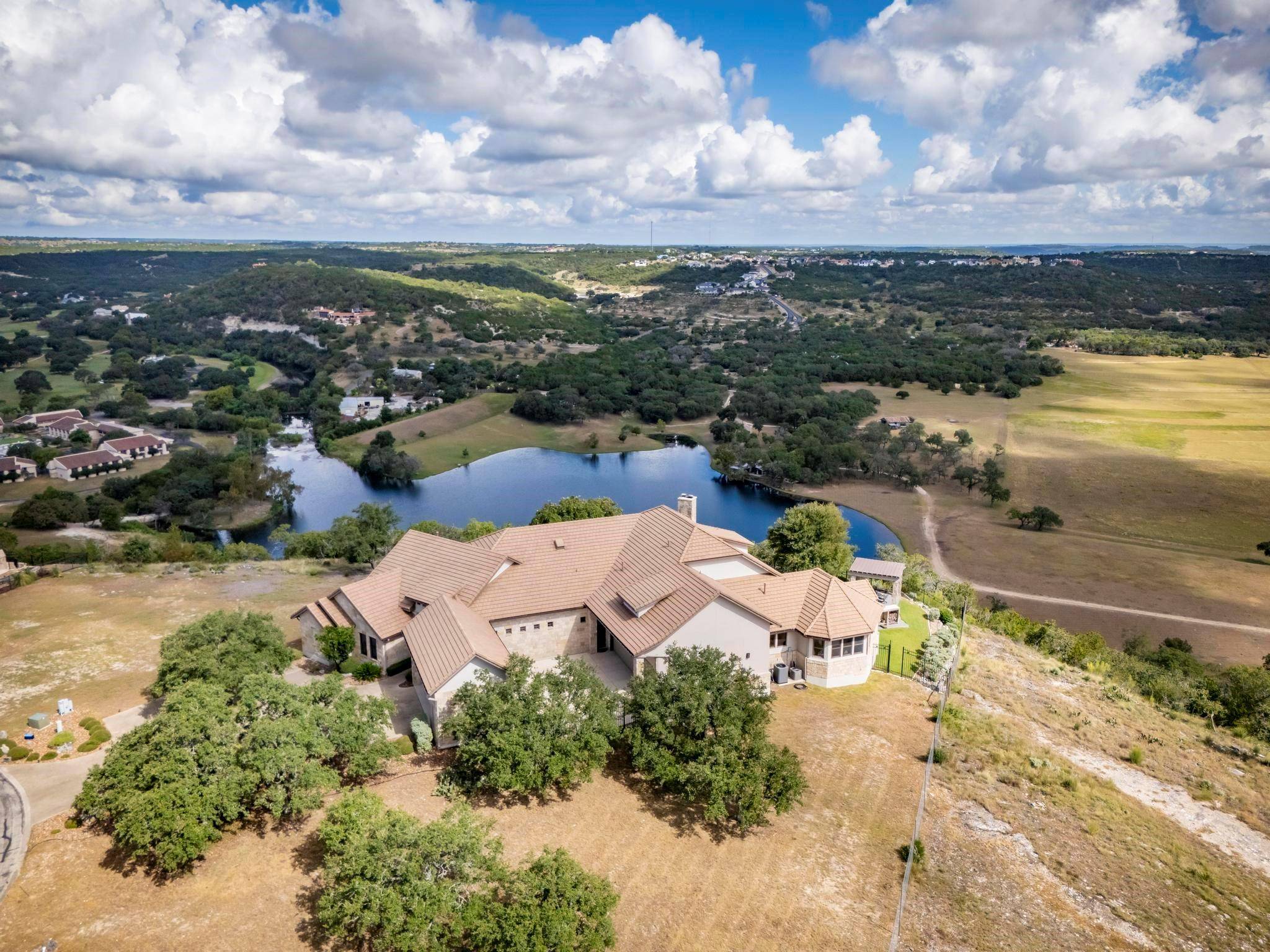 442 Paradise PT, Boerne, TX 78006