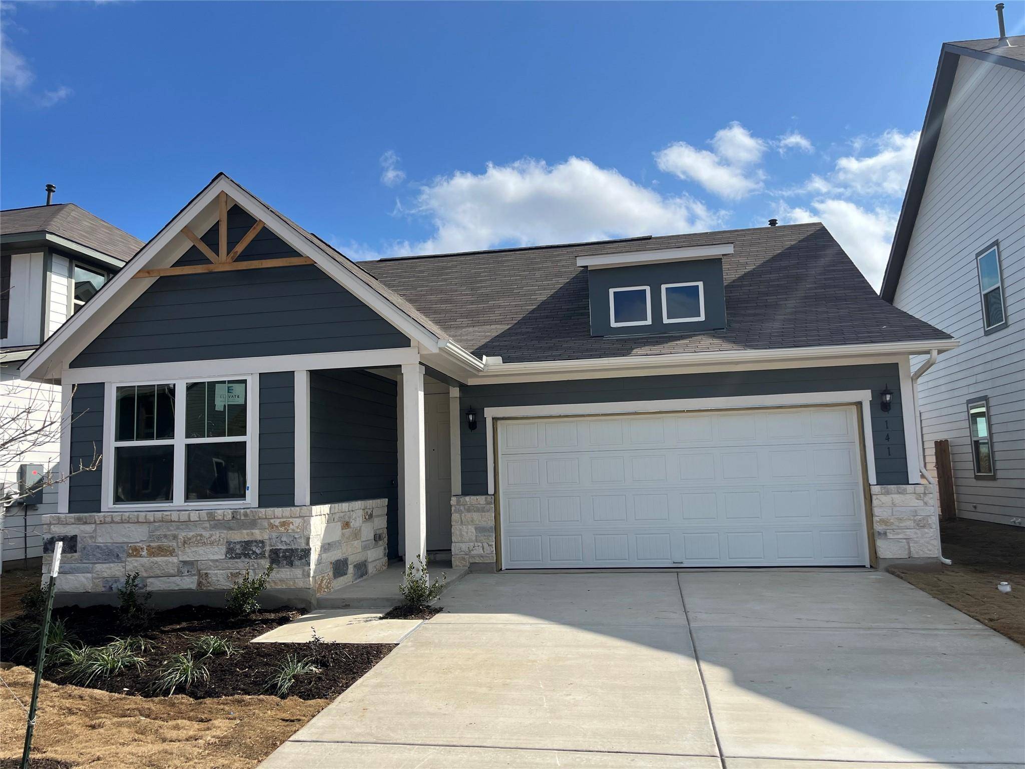 141 Prairie Falls DR, Hutto, TX 78634