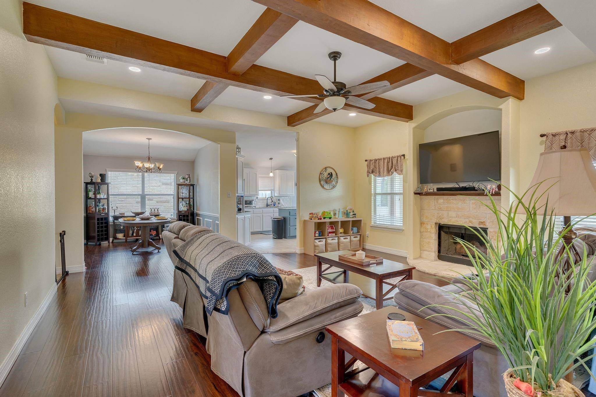 349 Jake DR, Jarrell, TX 76537